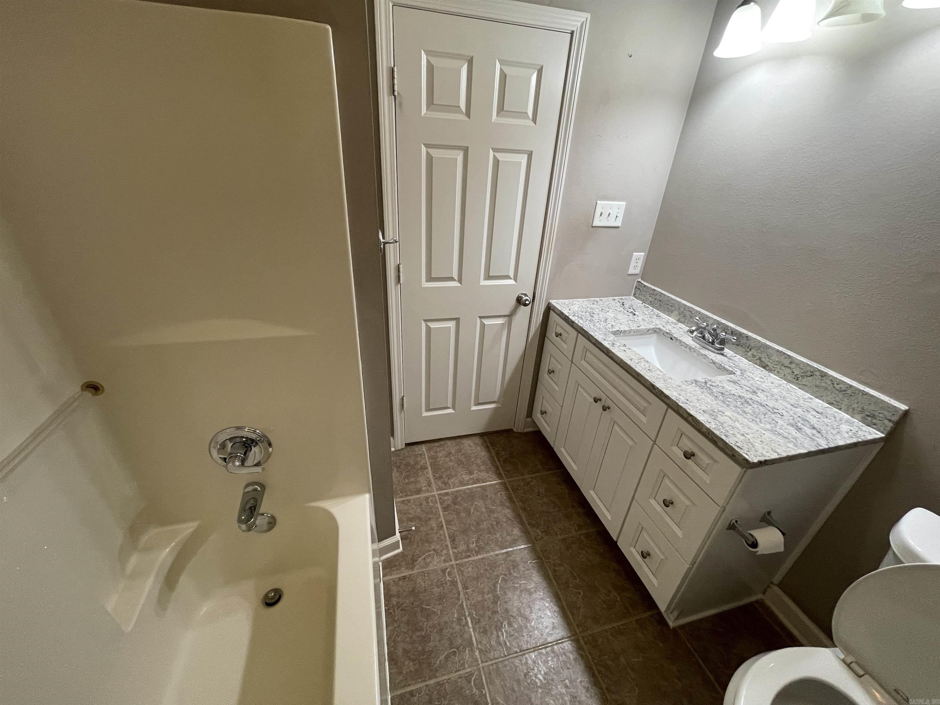 1756 White Oak Lane  Benton, AR