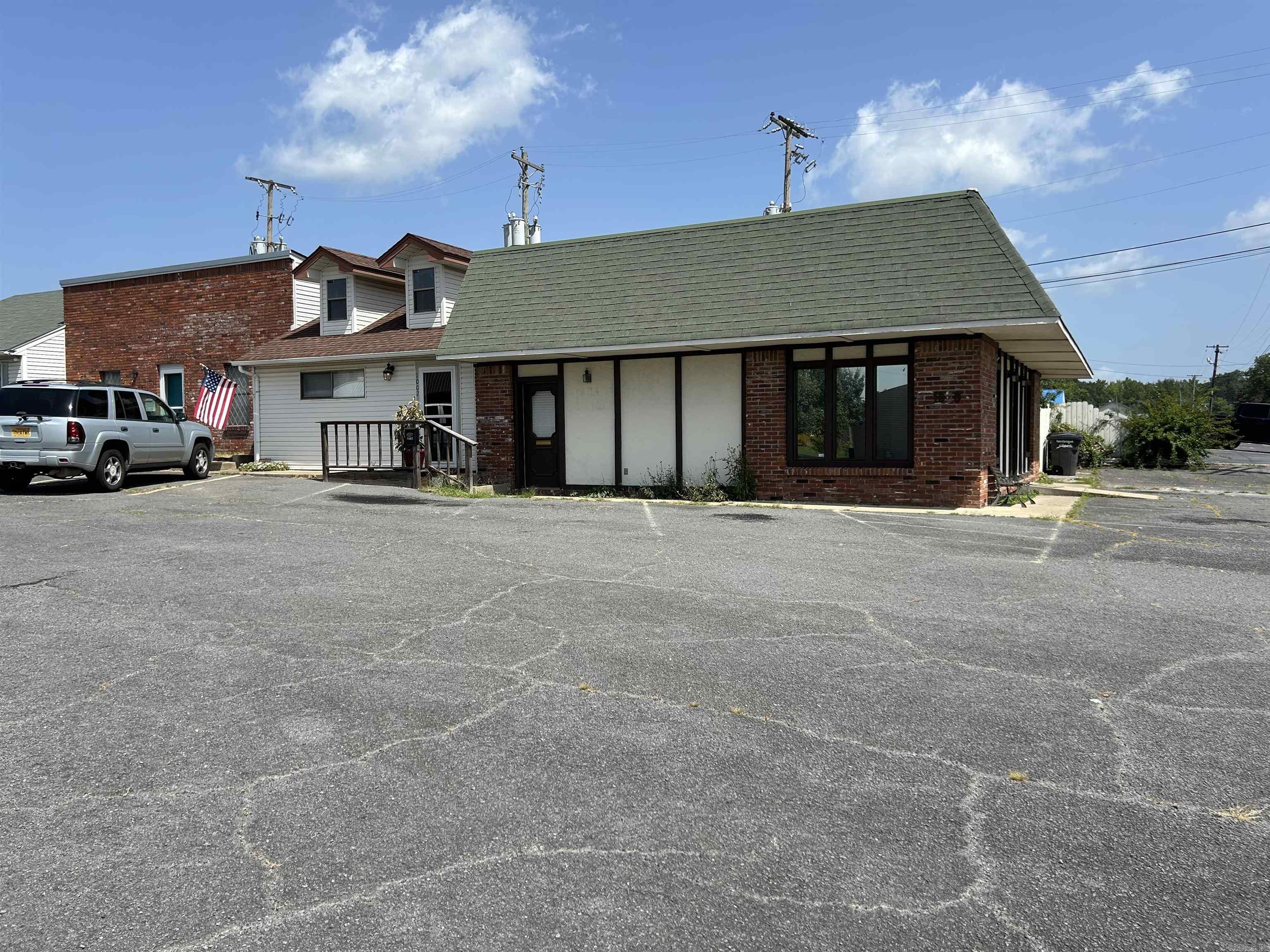 110 S Jeff Davis Avenue