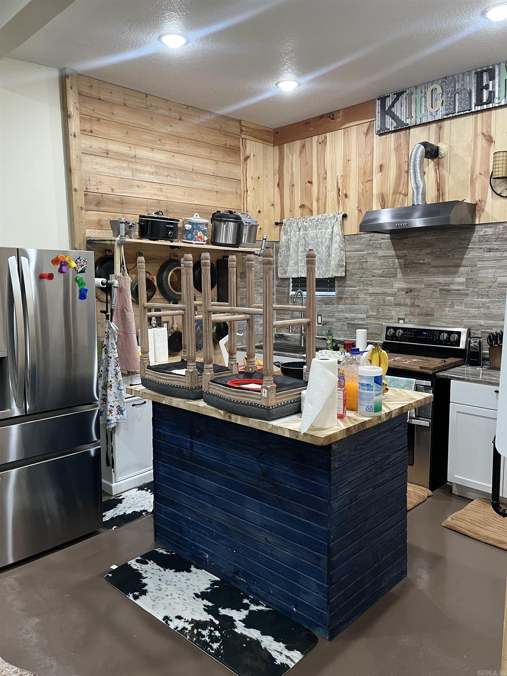 894 CR 792  Brookland, AR