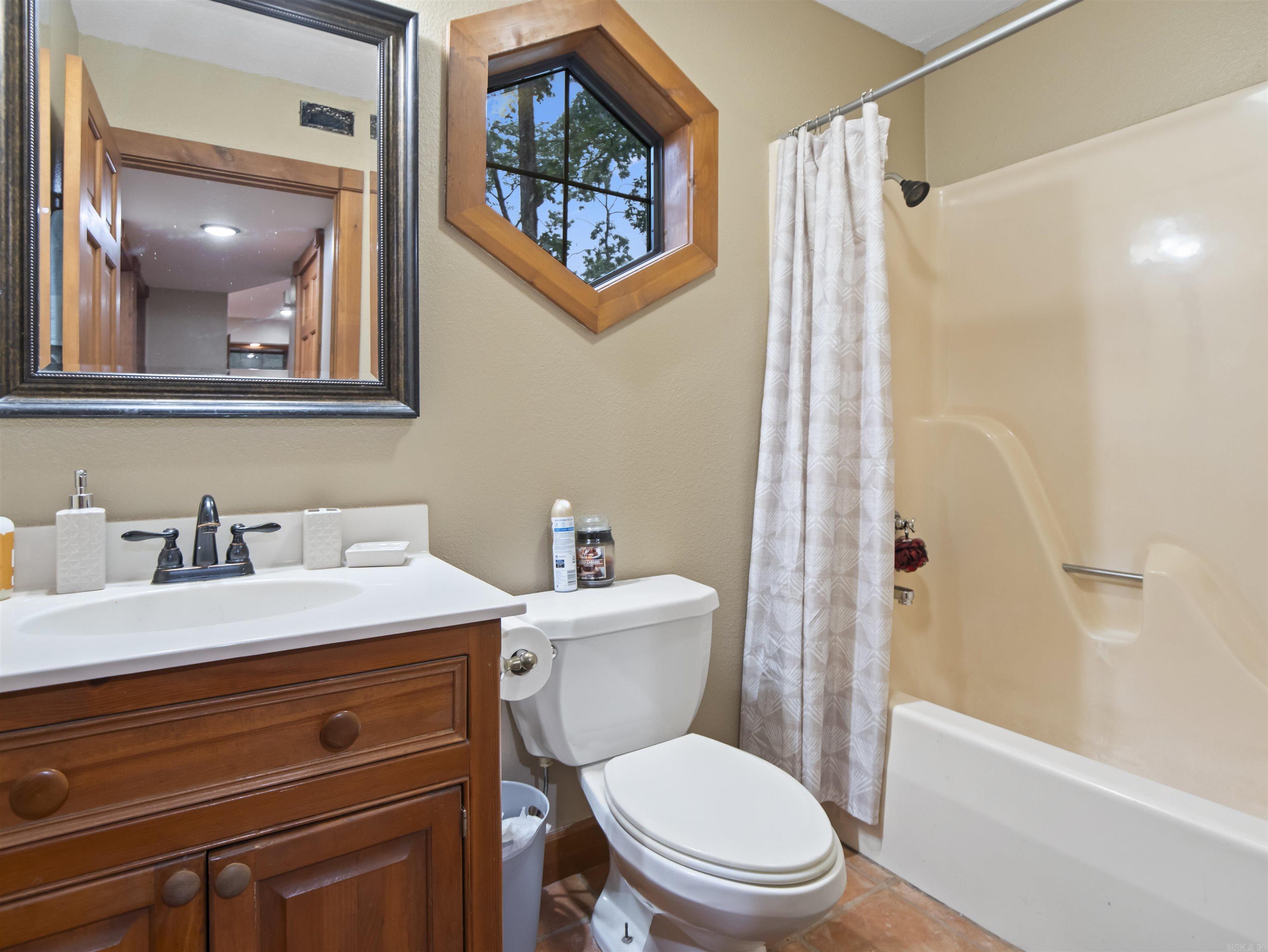 16 Almenara Hot Springs Village, AR 71909