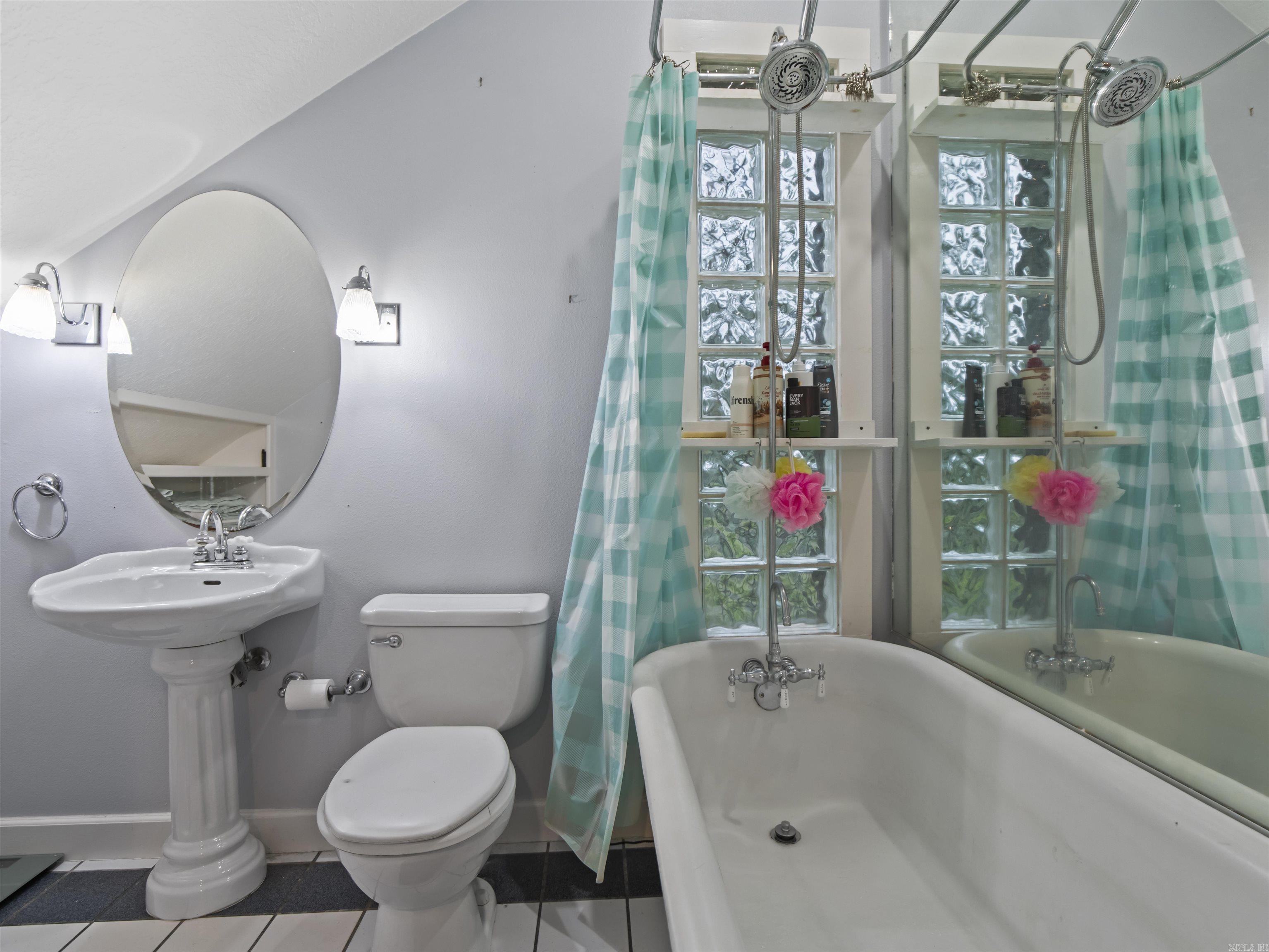 16 Almenara Hot Springs Village, AR 71909