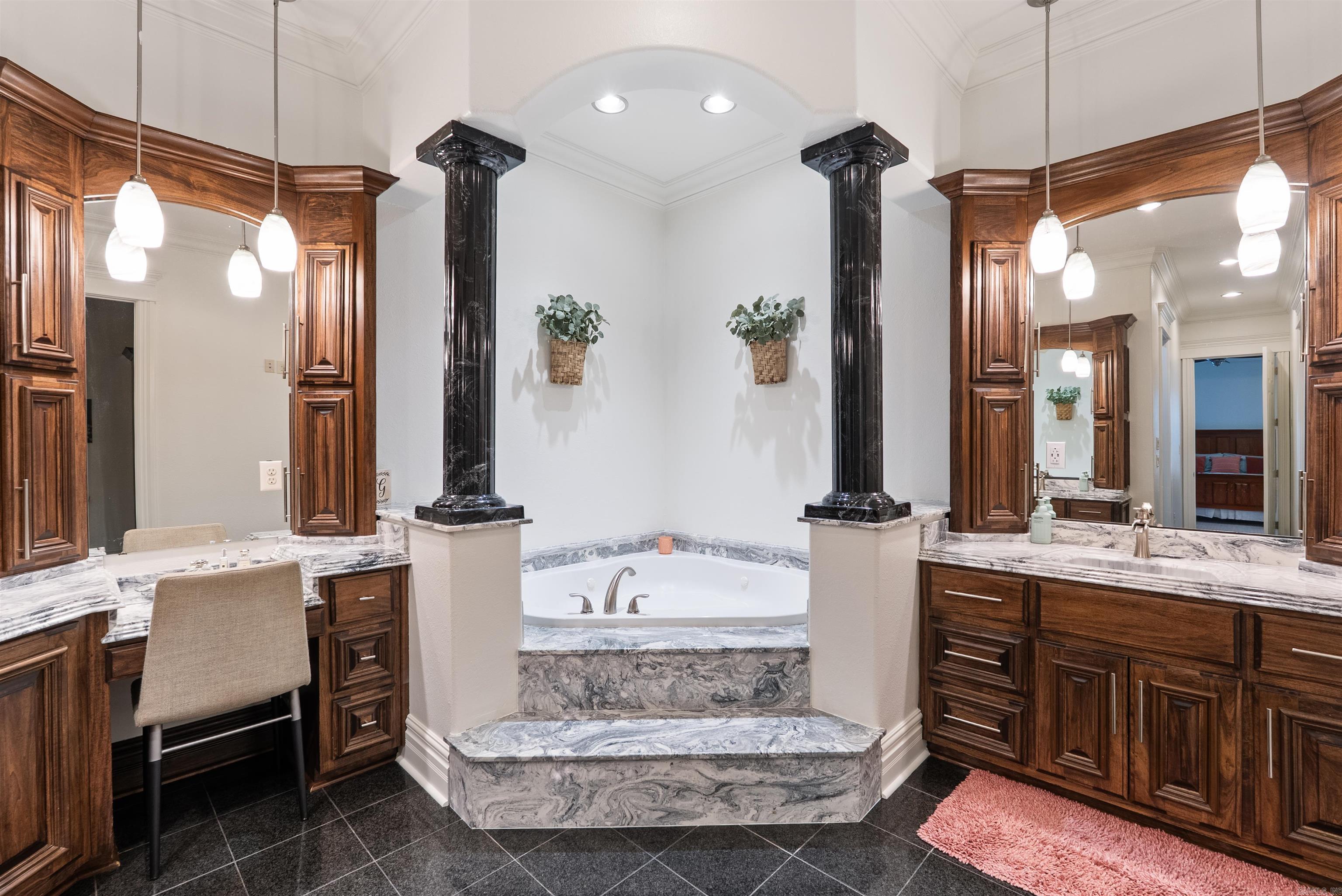 5090 Oakhurst Way Conway, AR 72034