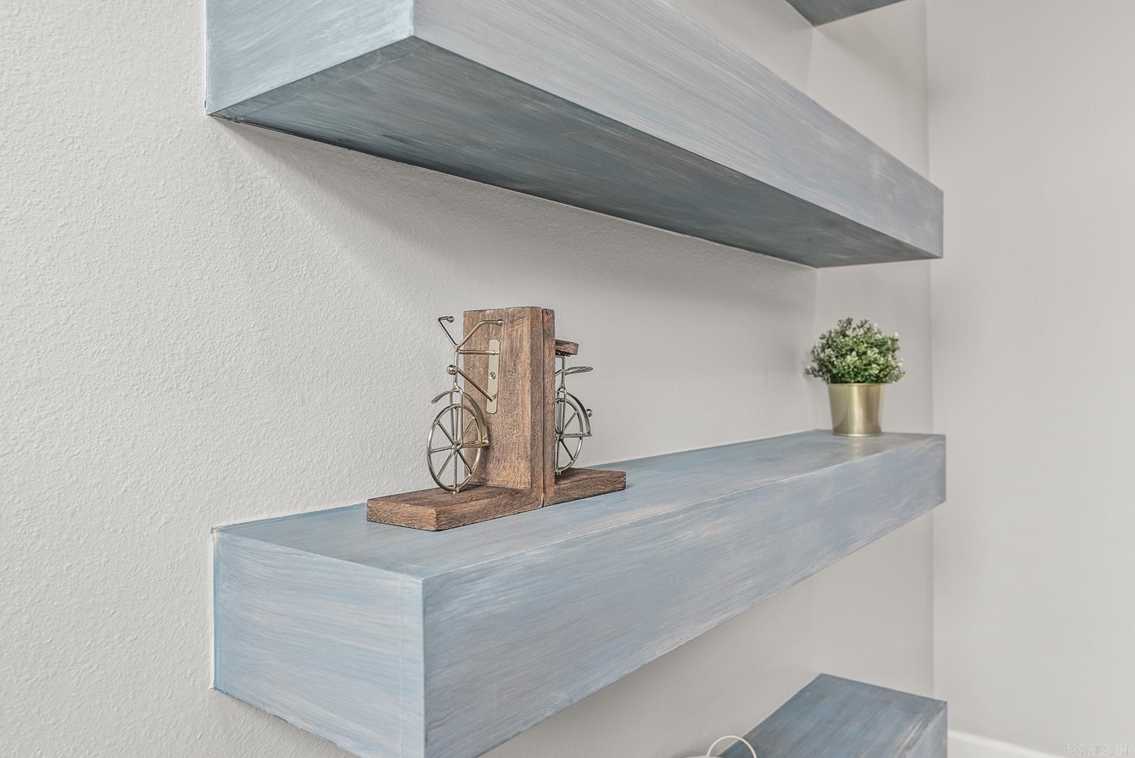 301 Kanis Ridge Dr Little Rock, AR 72223