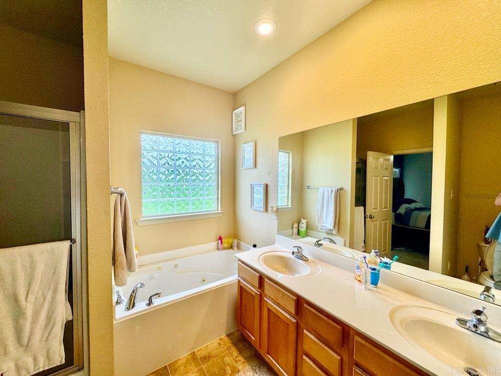 2 lilley Cove Greenbrier, AR 72058