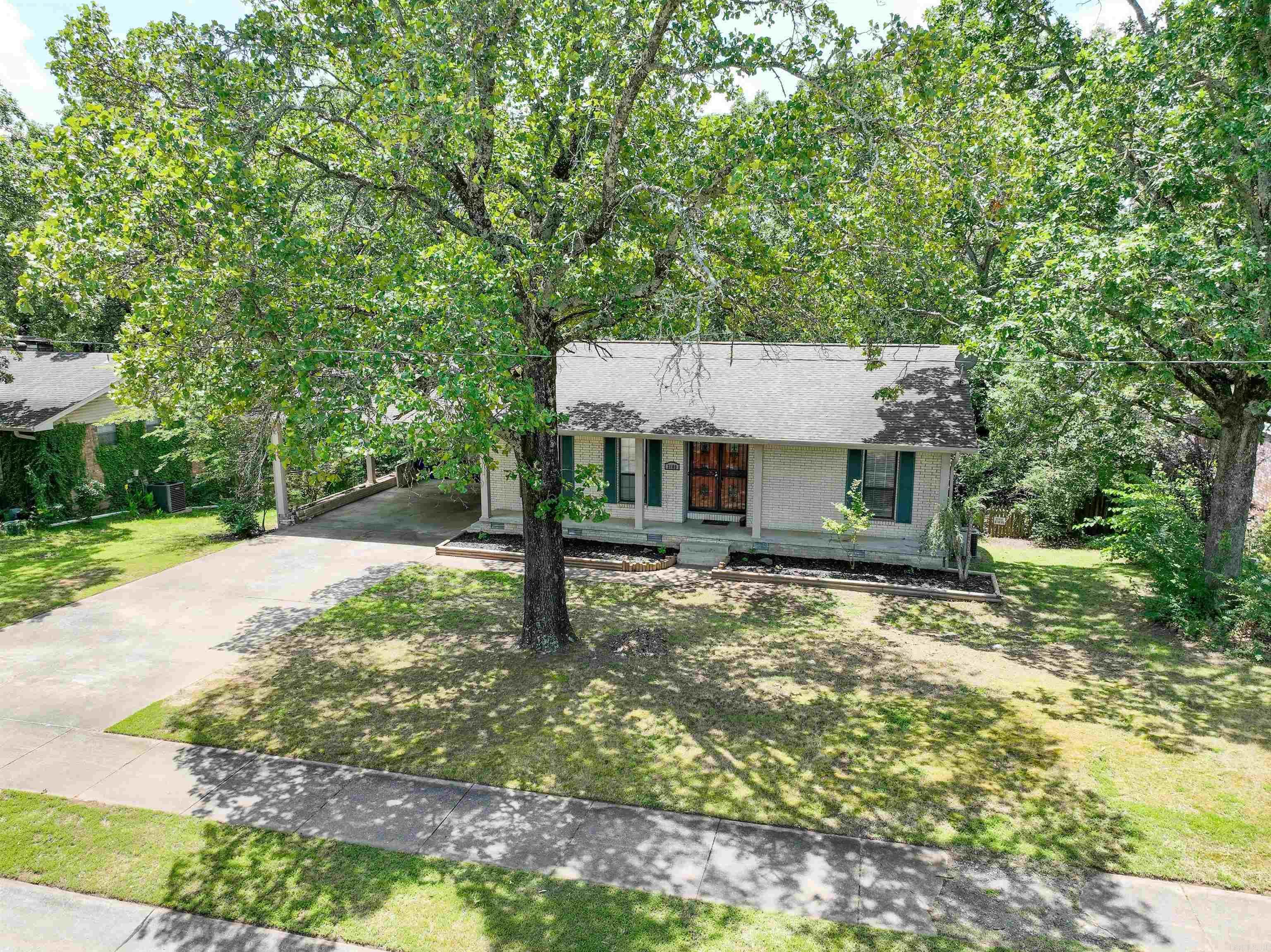 3109 Donaghey  North Little Rock, AR