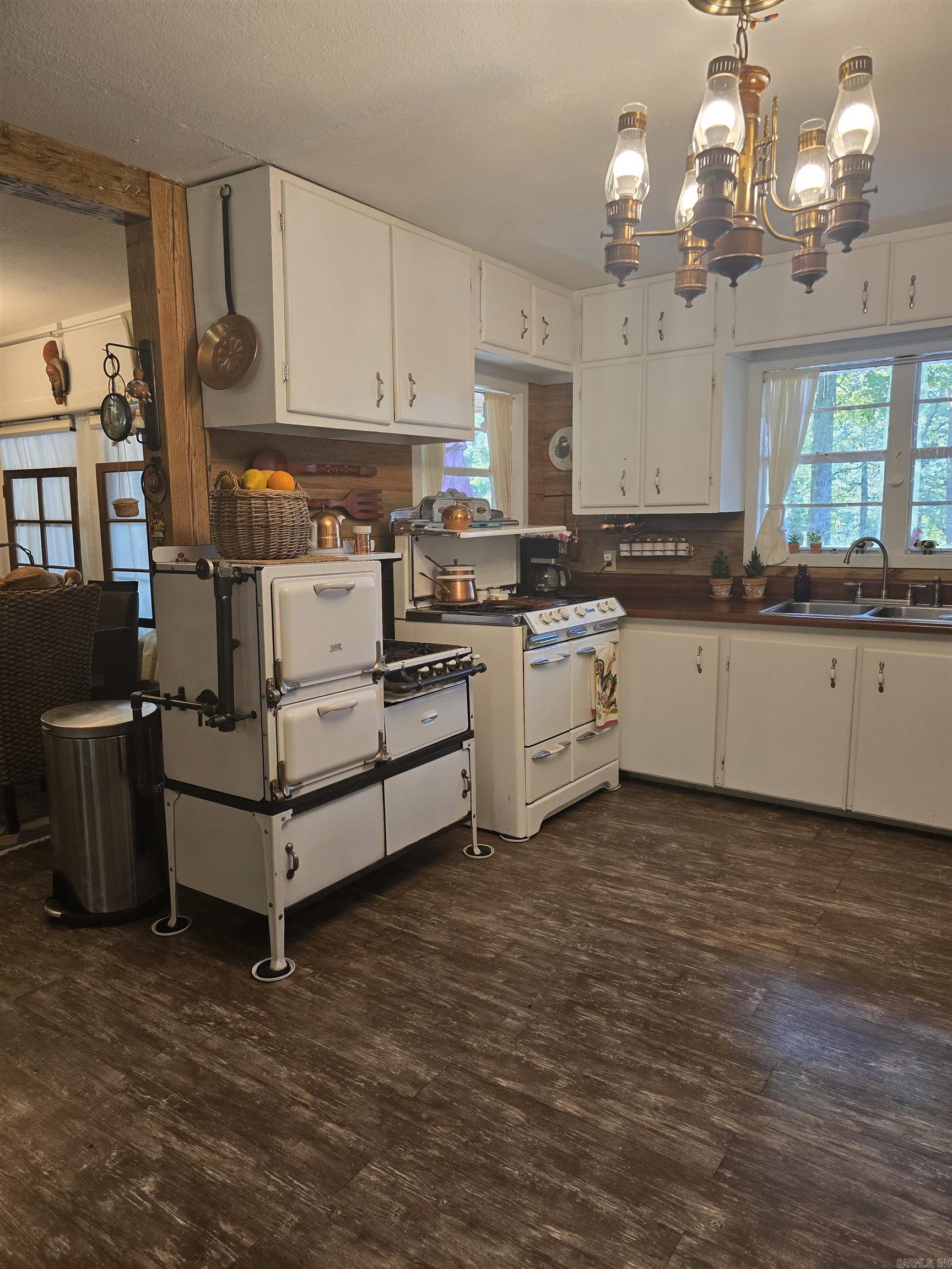 163 Polk Road 659 Mena, AR 71953