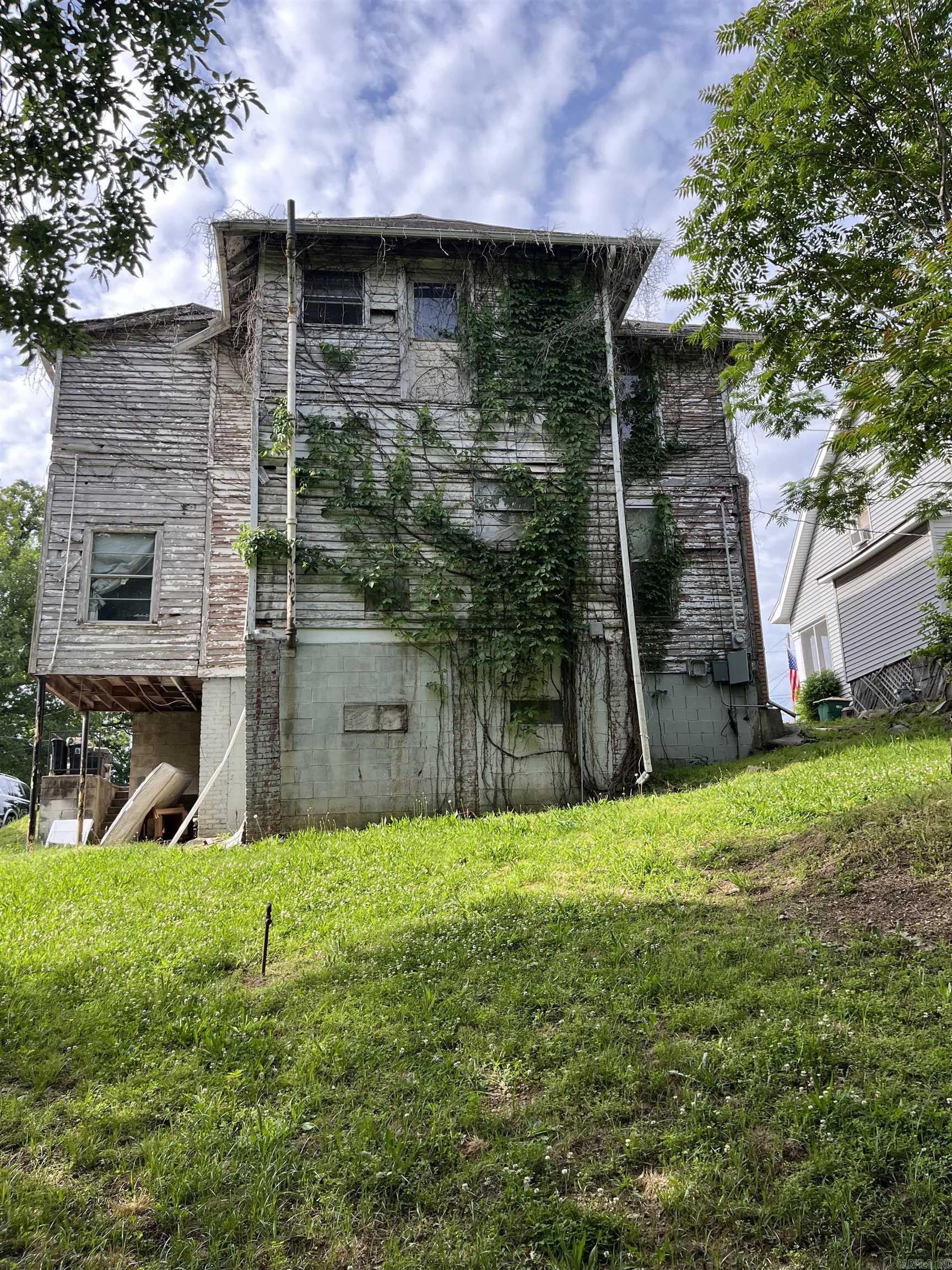 1118 W 35th  Little Rock, AR