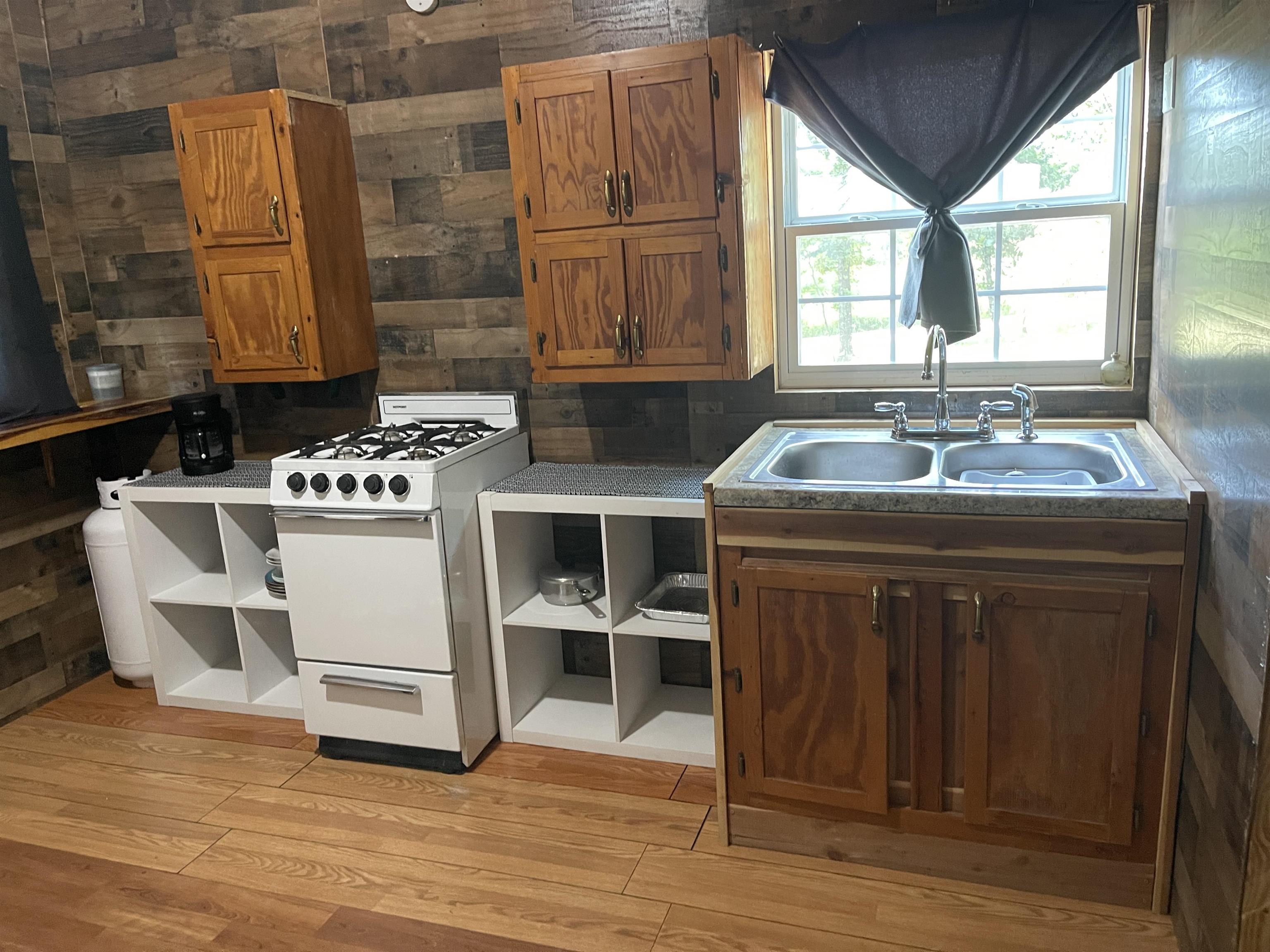 743 The Day  Ash Flat, AR