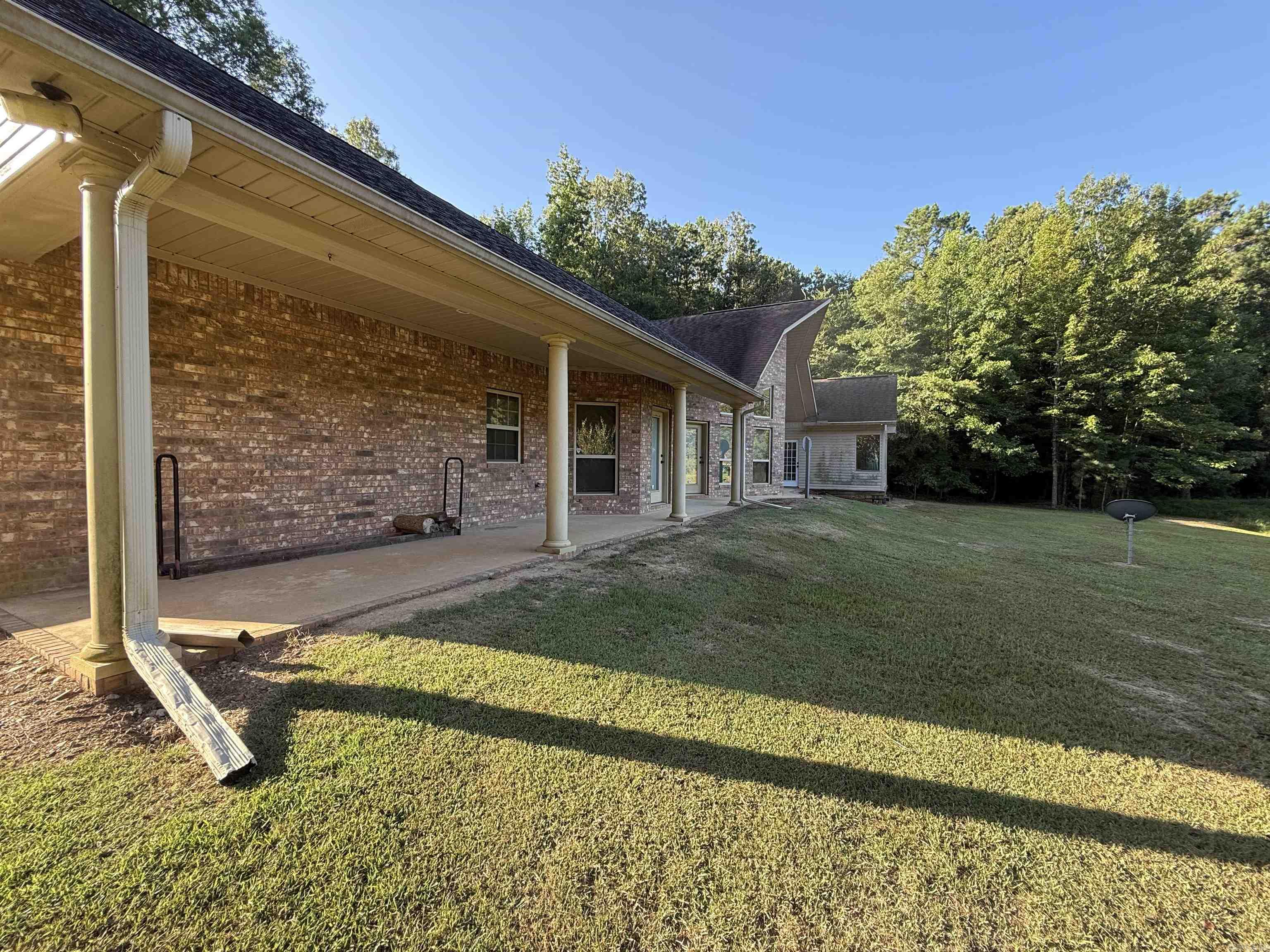 398 Barton Bethel Road Nashville, AR 71852