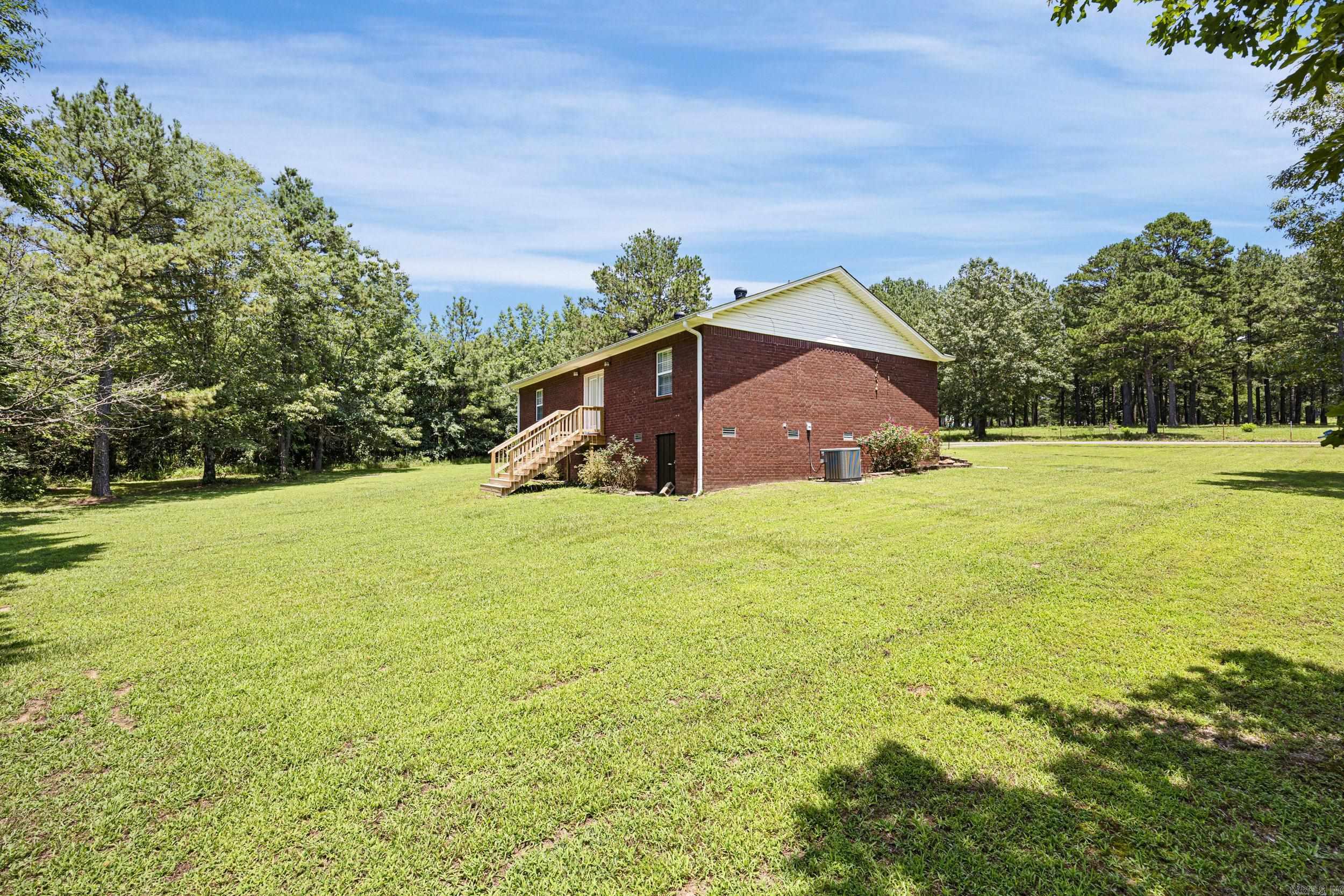 109 Topeka Court Russellville, AR 72802