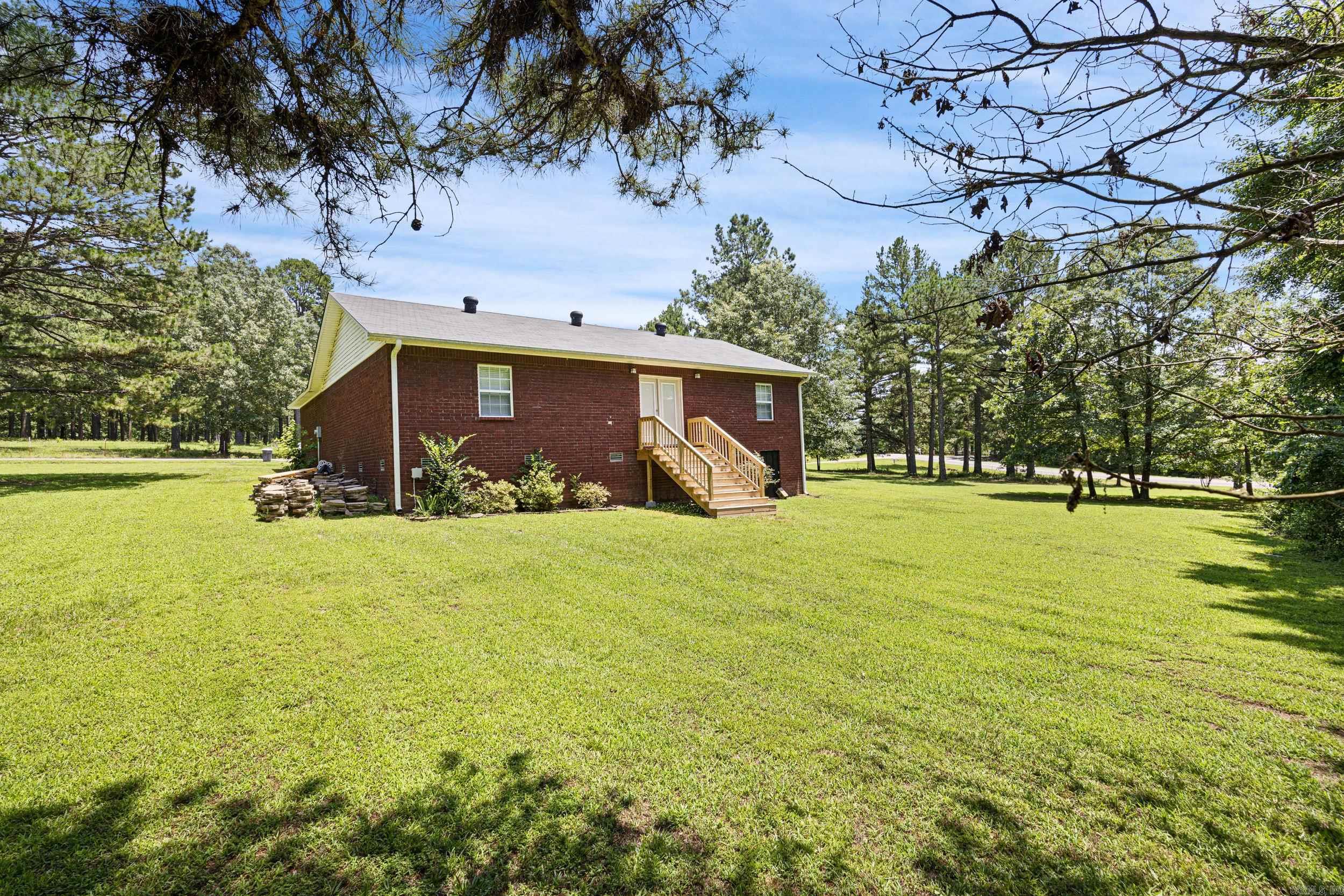 109 Topeka Court Russellville, AR 72802