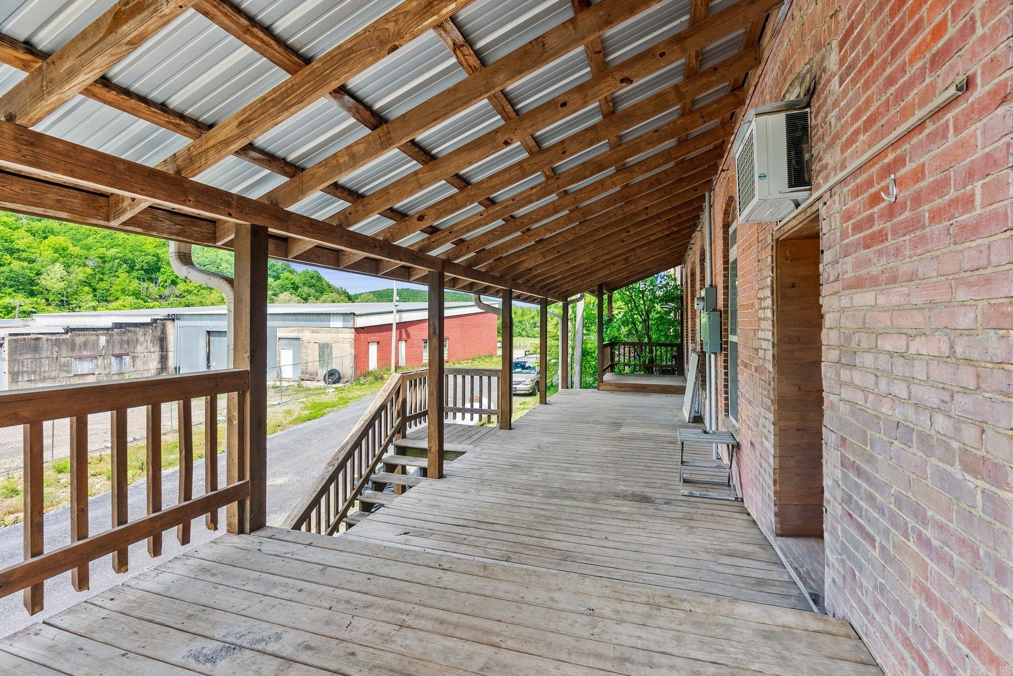 414 Main Street  Leslie, AR