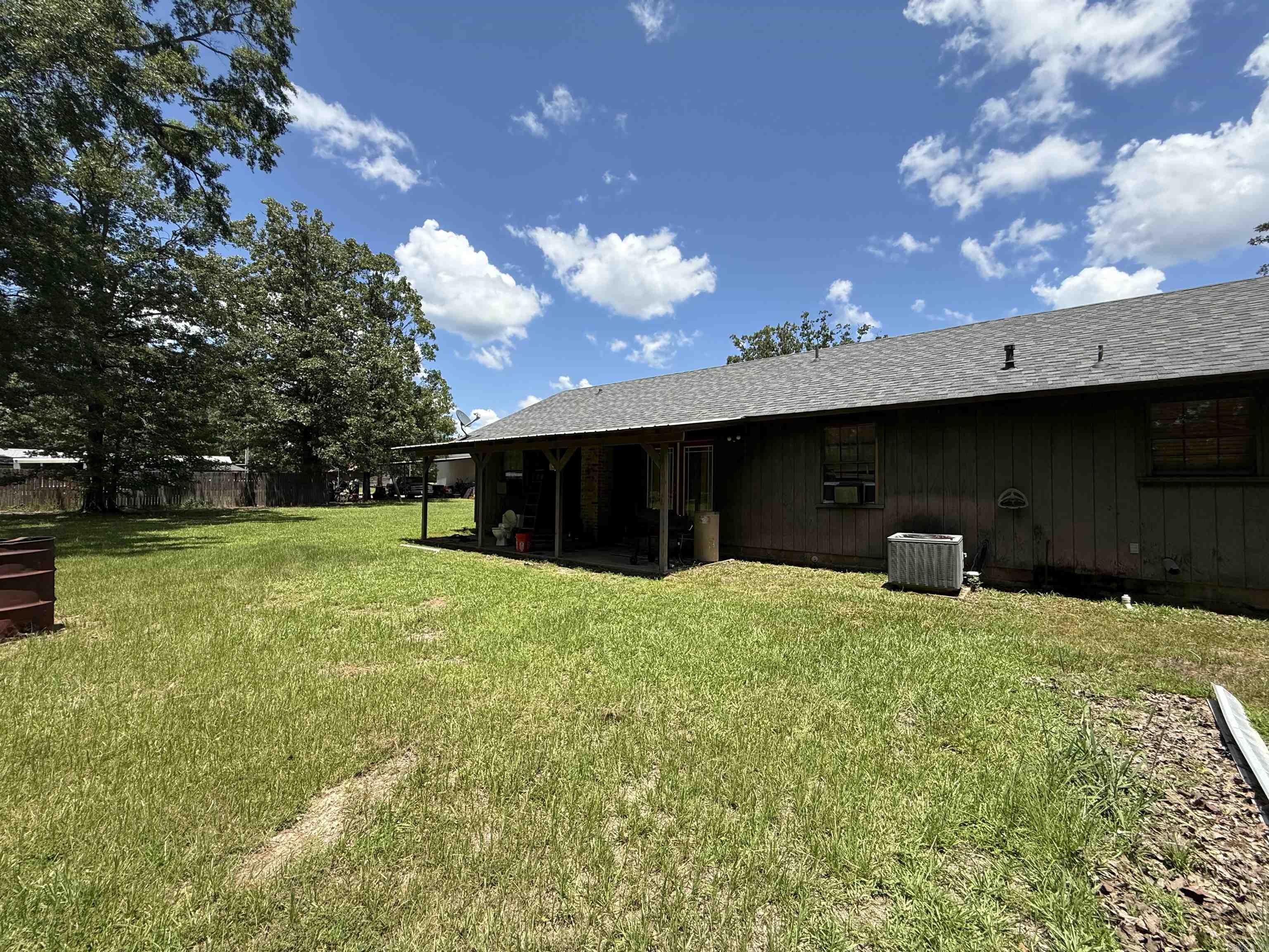 2339 N HWY 167  Hampton, AR