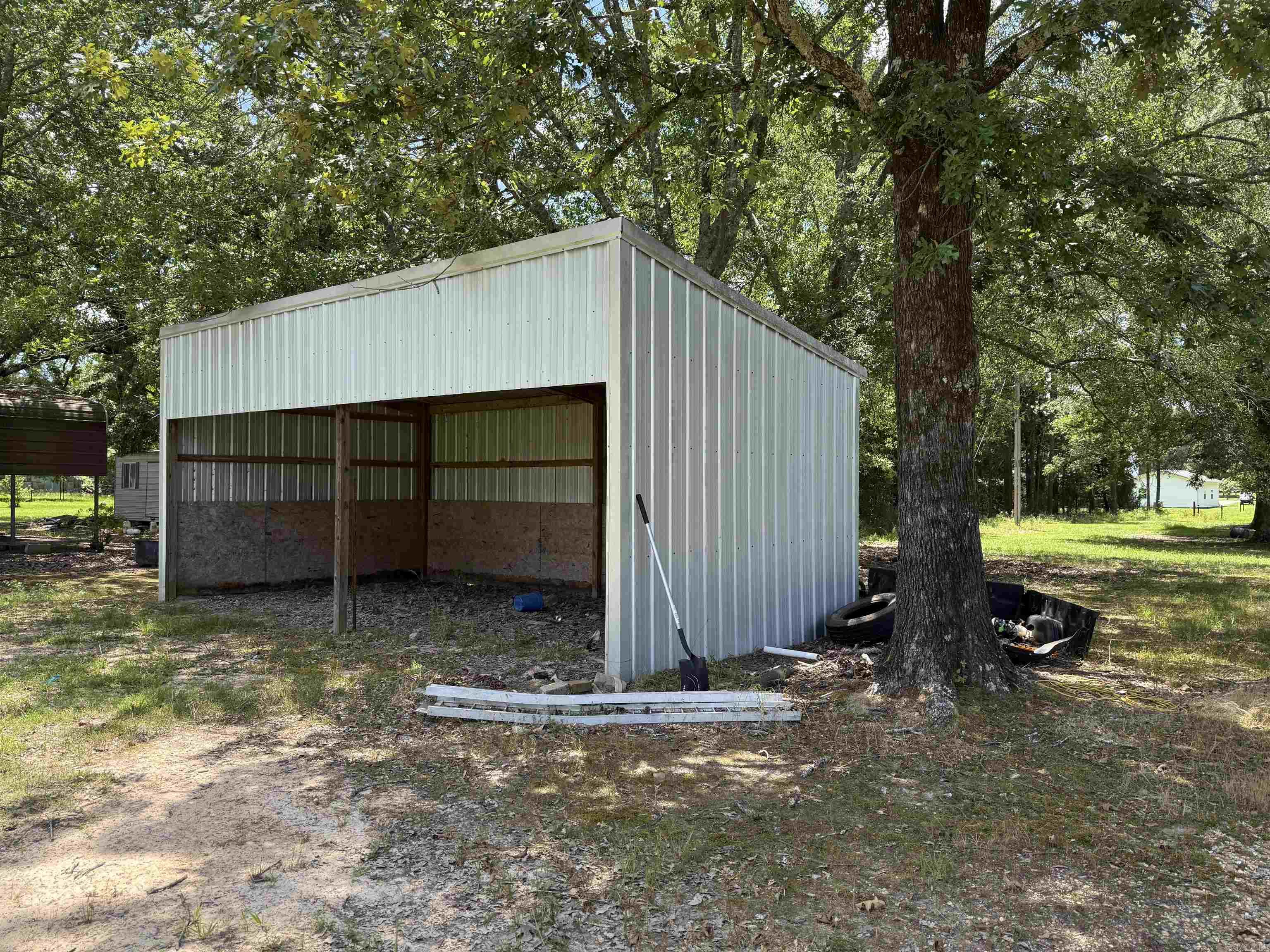 2339 N HWY 167  Hampton, AR