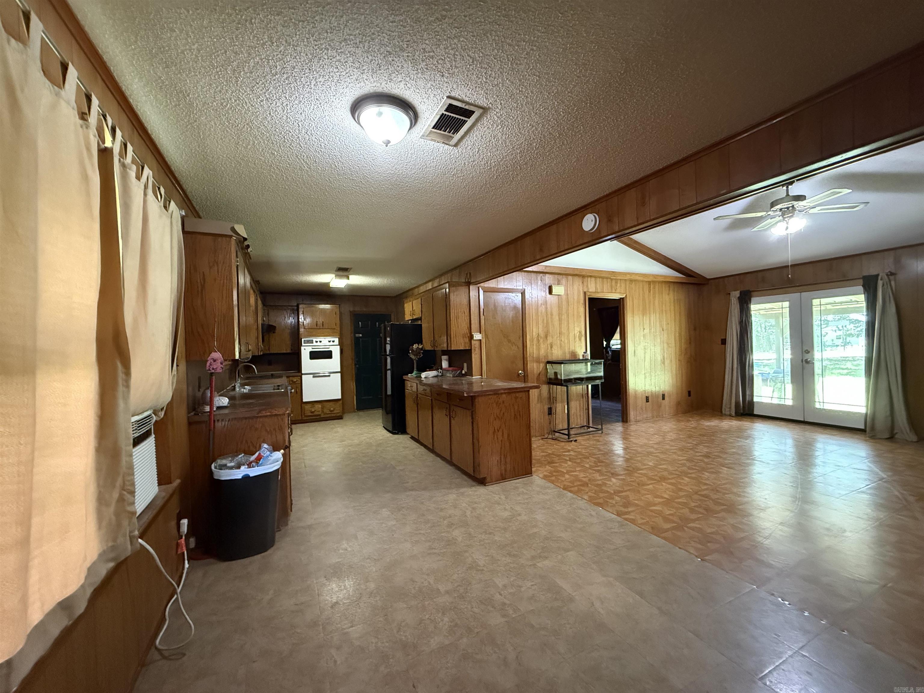 2339 N HWY 167  Hampton, AR