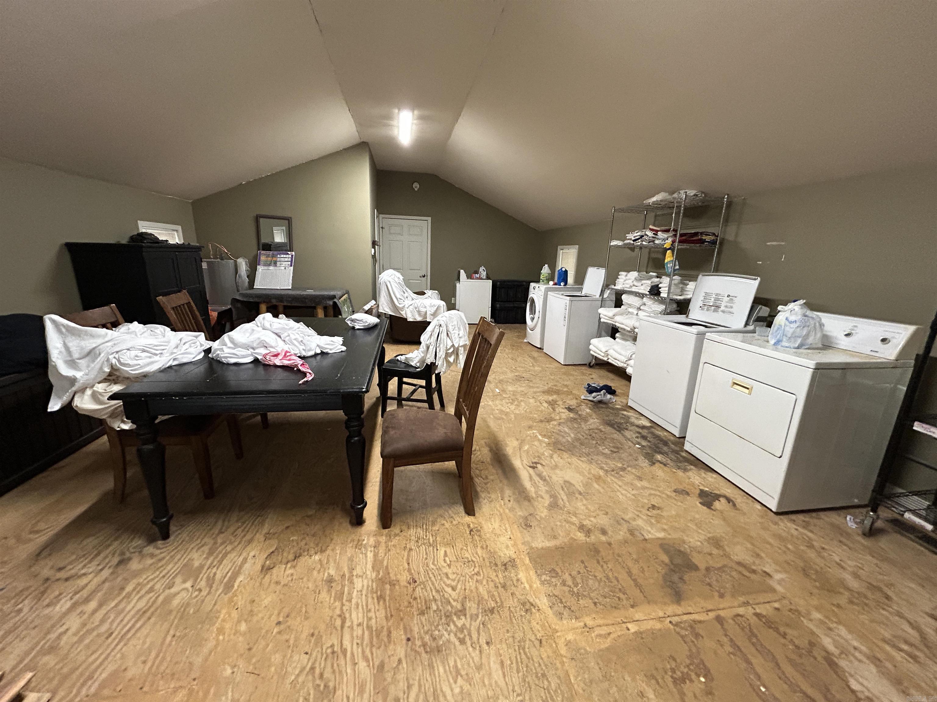 5 Lobo  Heber Springs, AR