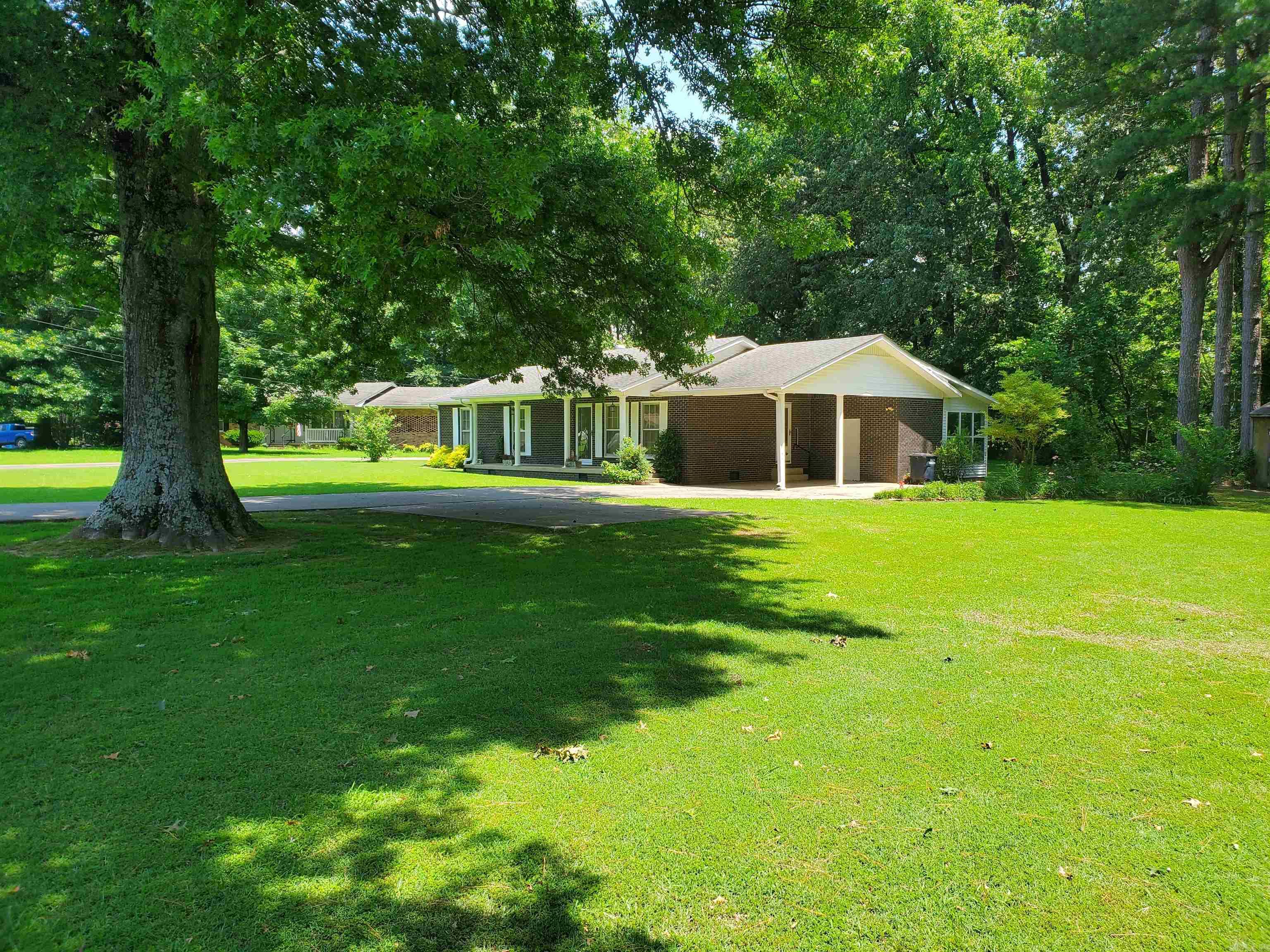 937 Homecrest Drive Piggott, AR 72454