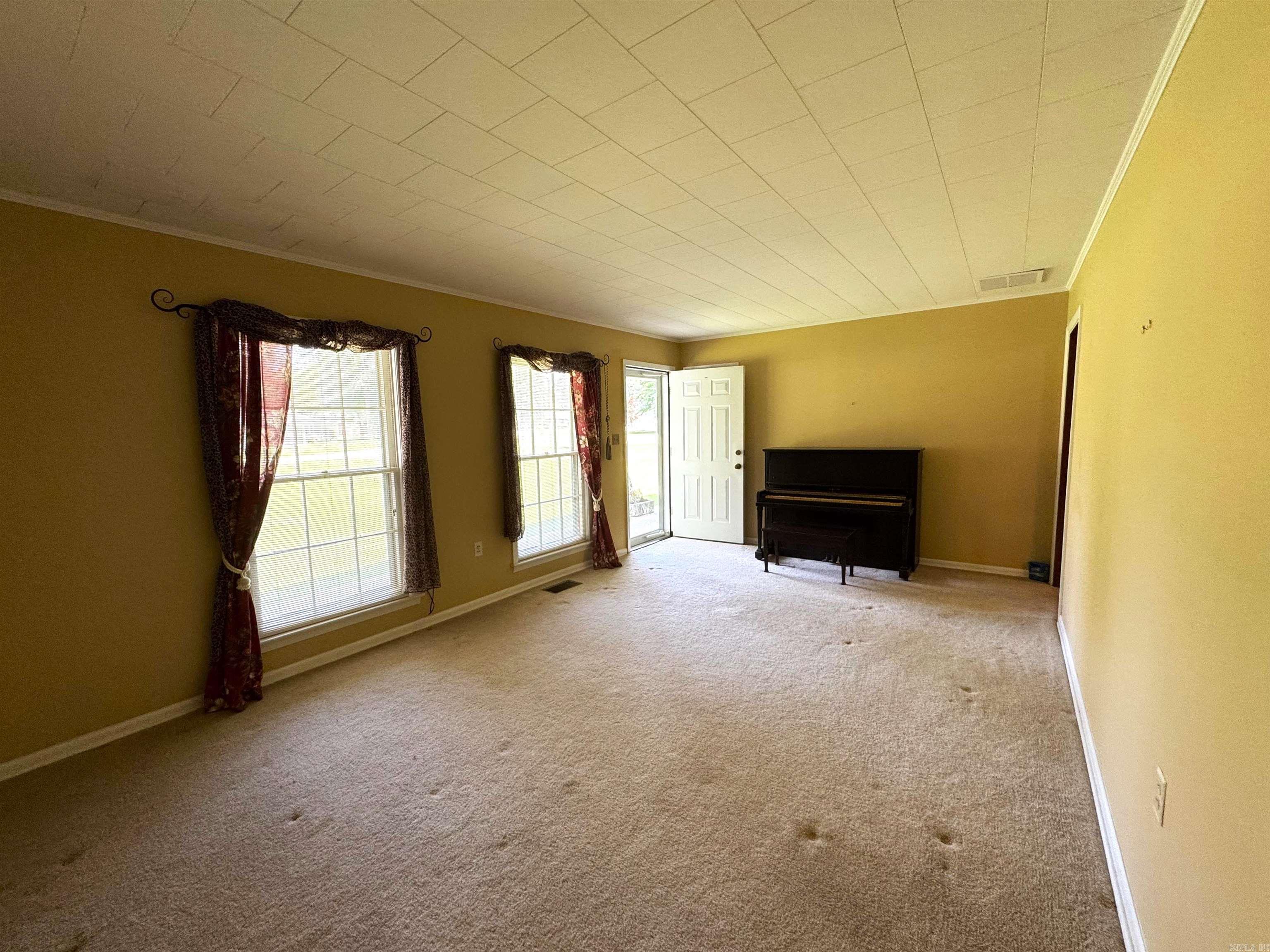 937 Homecrest Drive Piggott, AR 72454