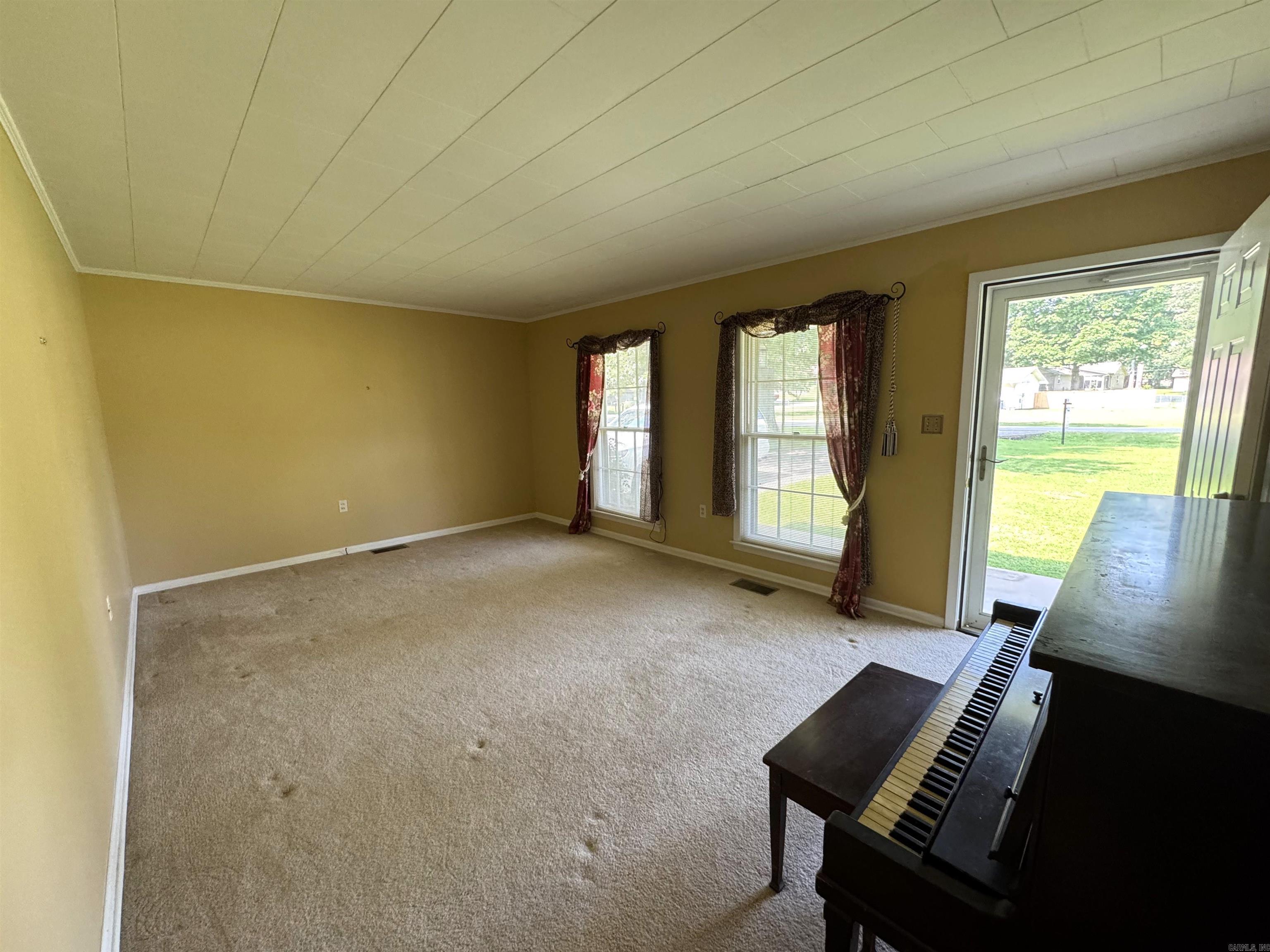 937 Homecrest Drive Piggott, AR 72454