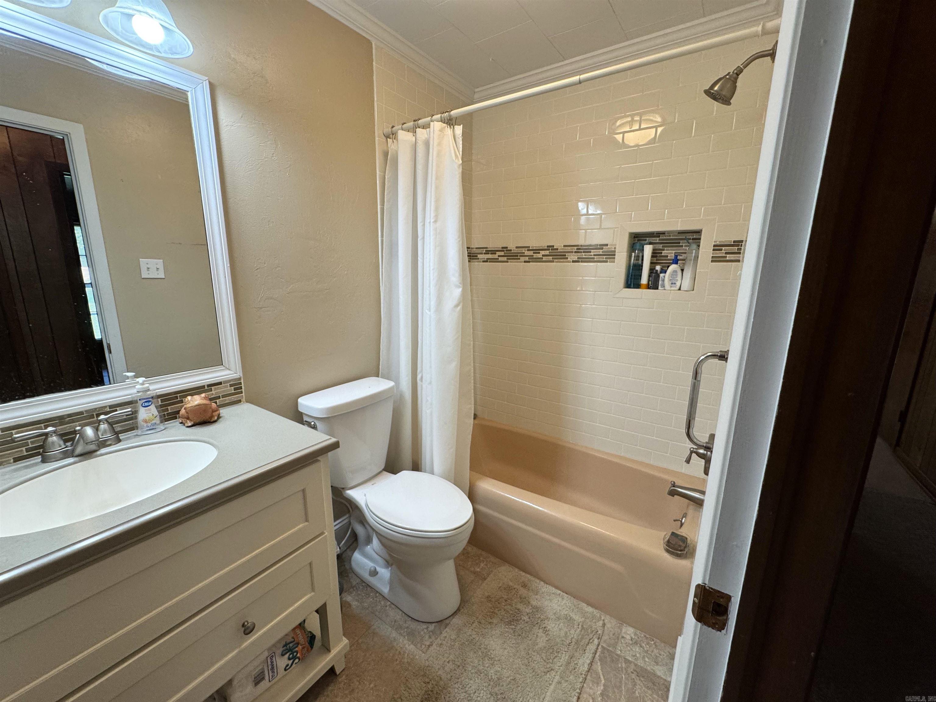 937 Homecrest Drive Piggott, AR 72454