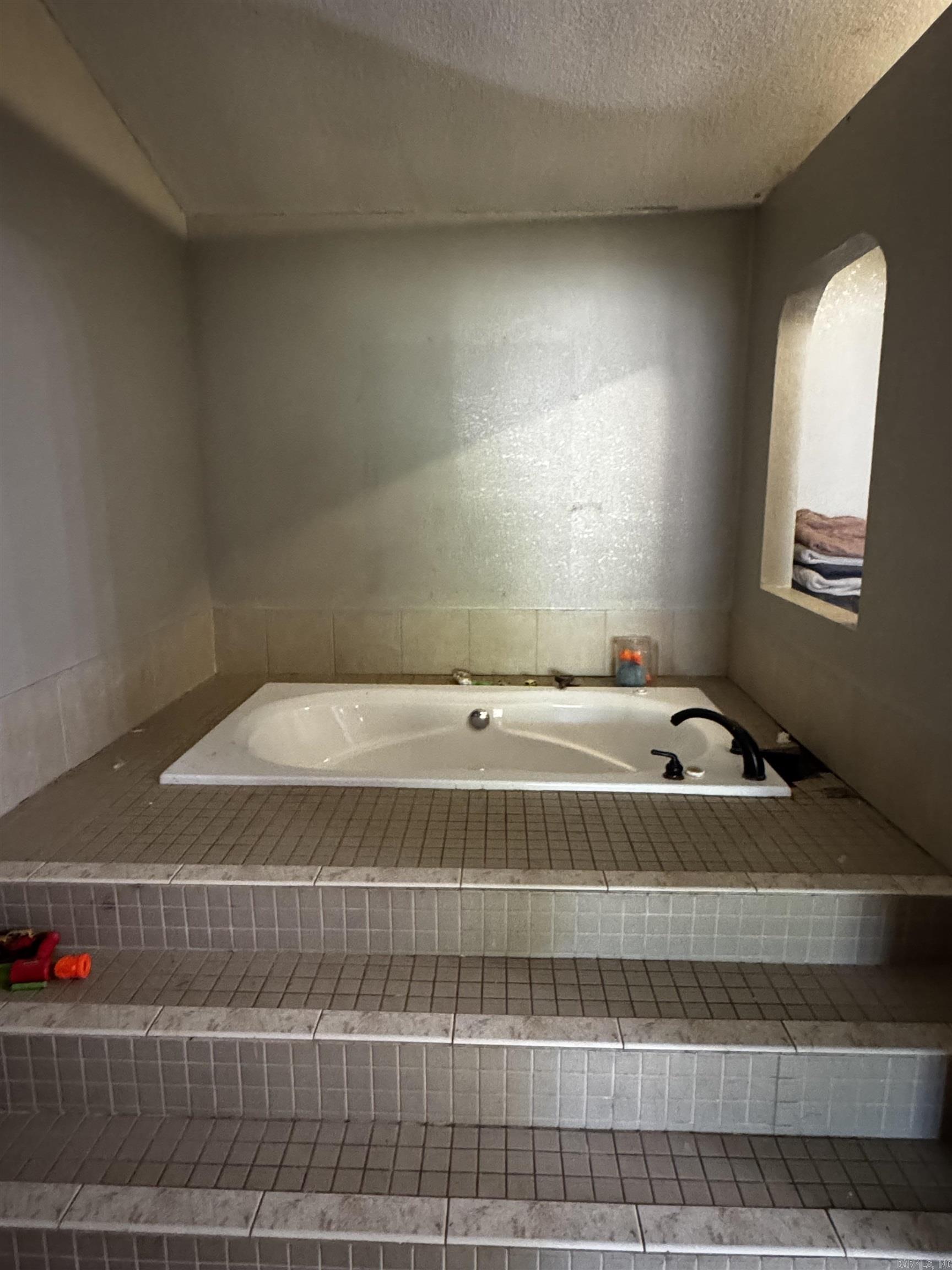 9052/9048 Highway 64  Hartman, AR