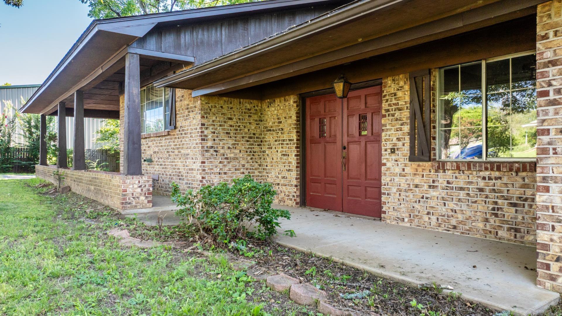 30 N Broadview  Greenbrier, AR