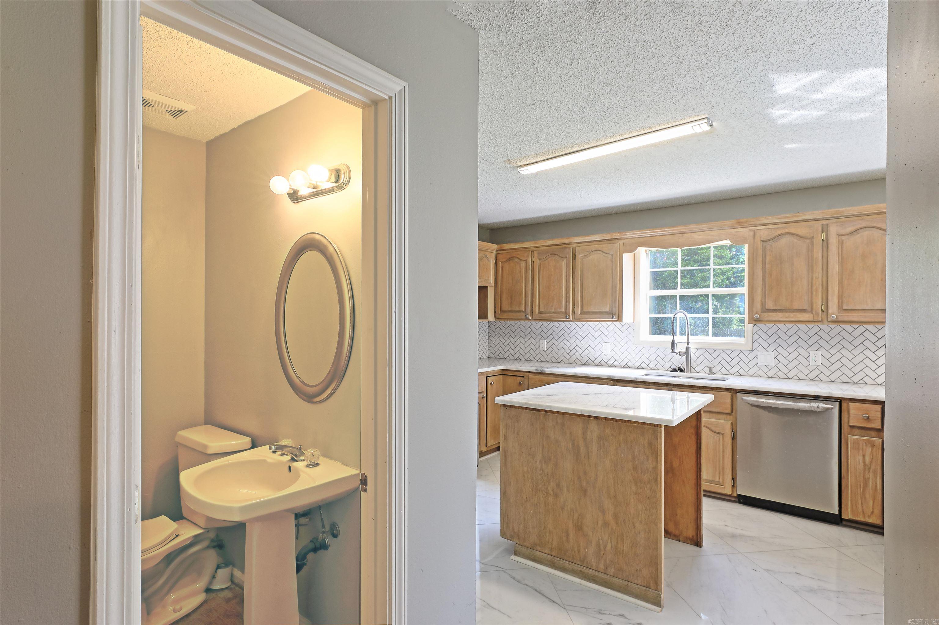 1900 ANDY CV  White Hall, AR