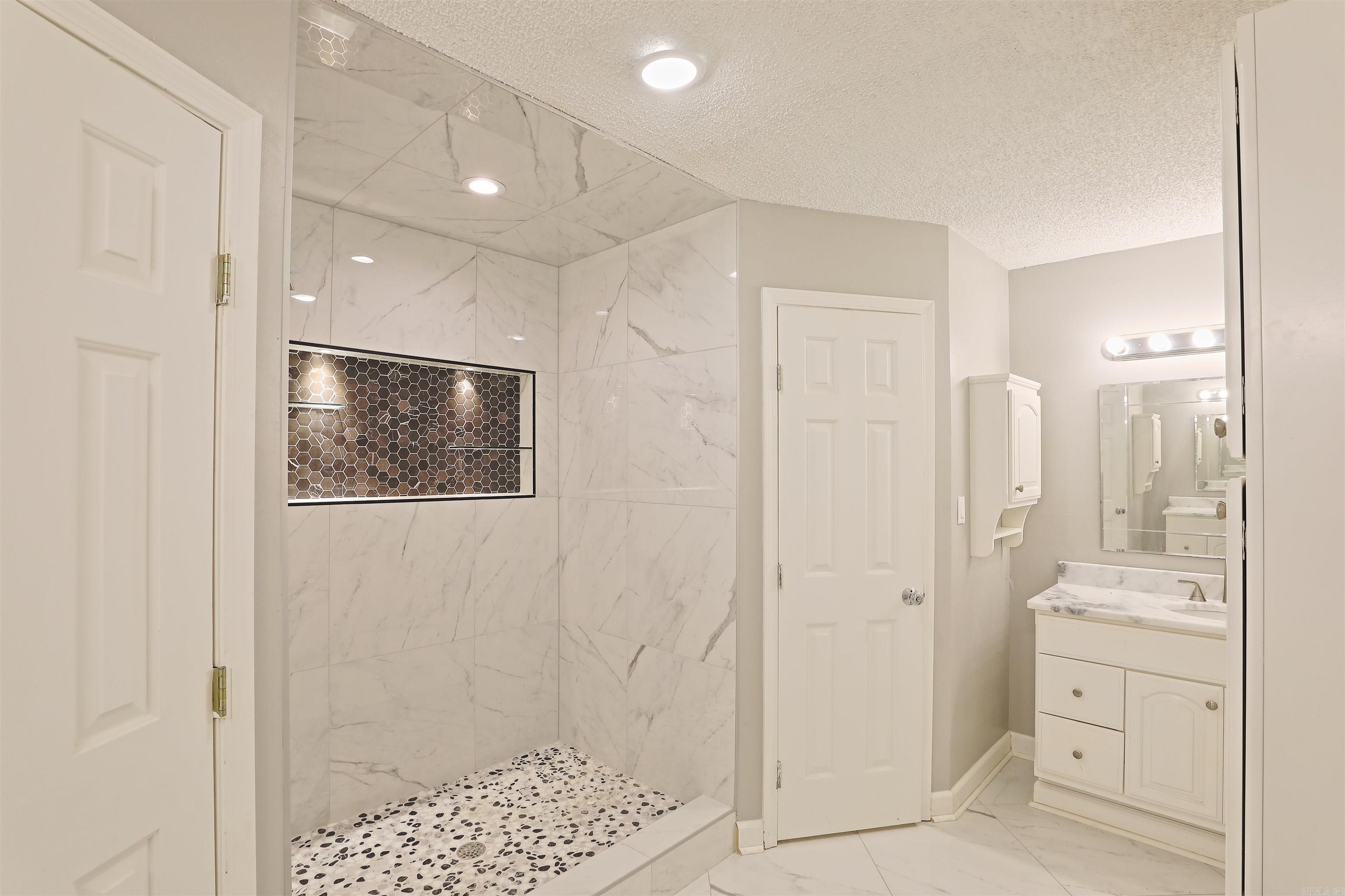 1900 ANDY CV  White Hall, AR