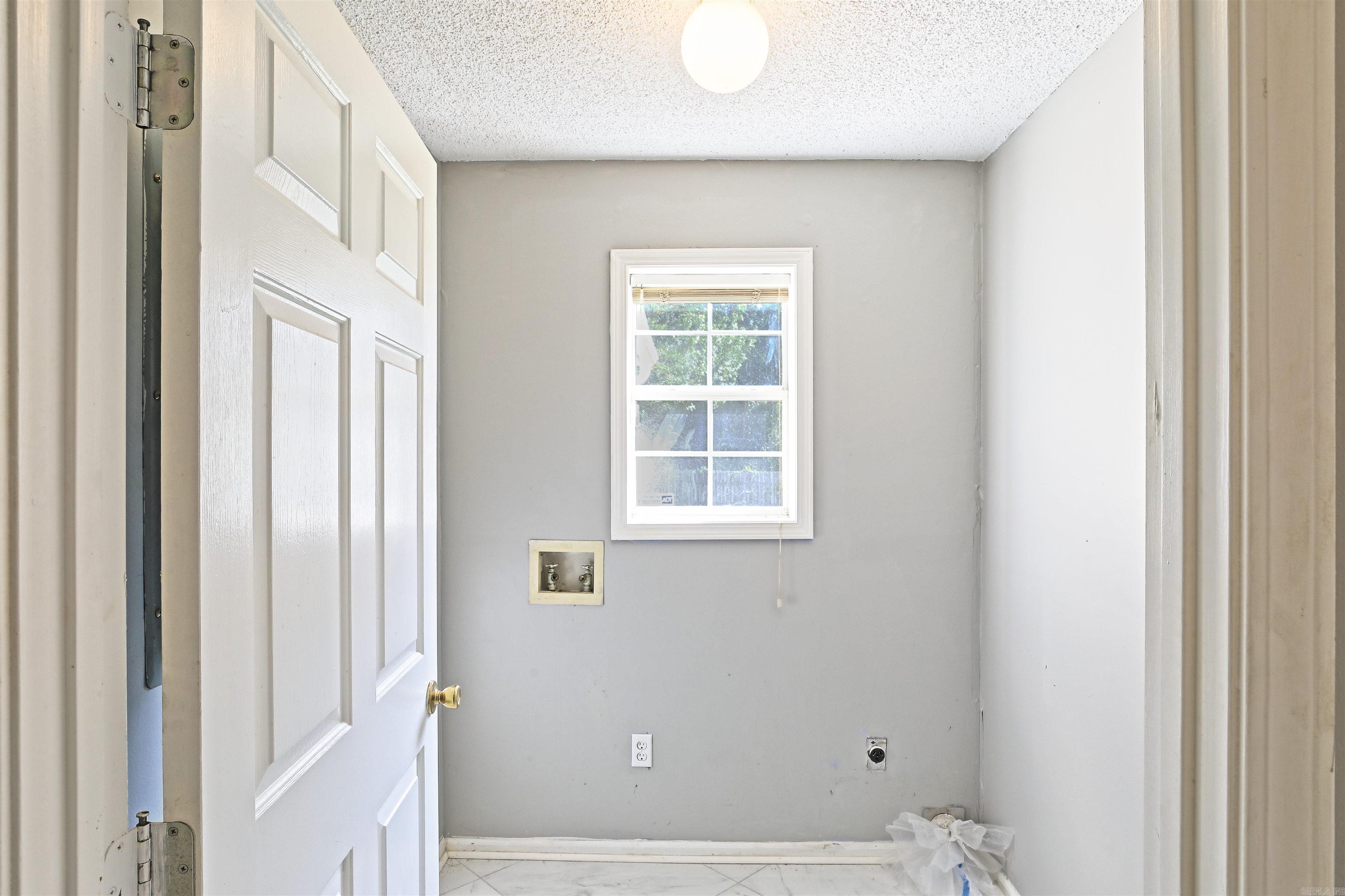 1900 ANDY CV  White Hall, AR