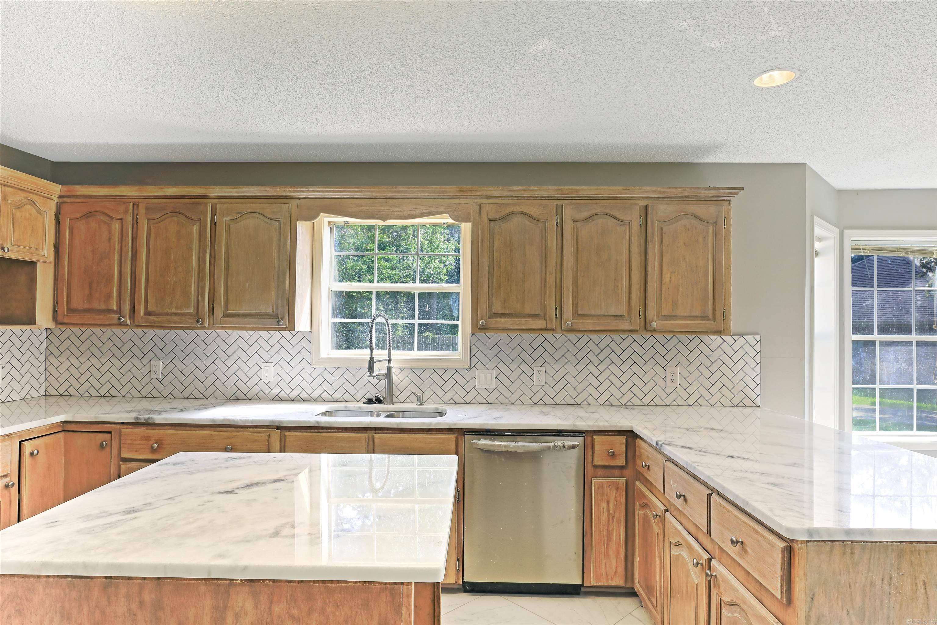 1900 ANDY CV  White Hall, AR