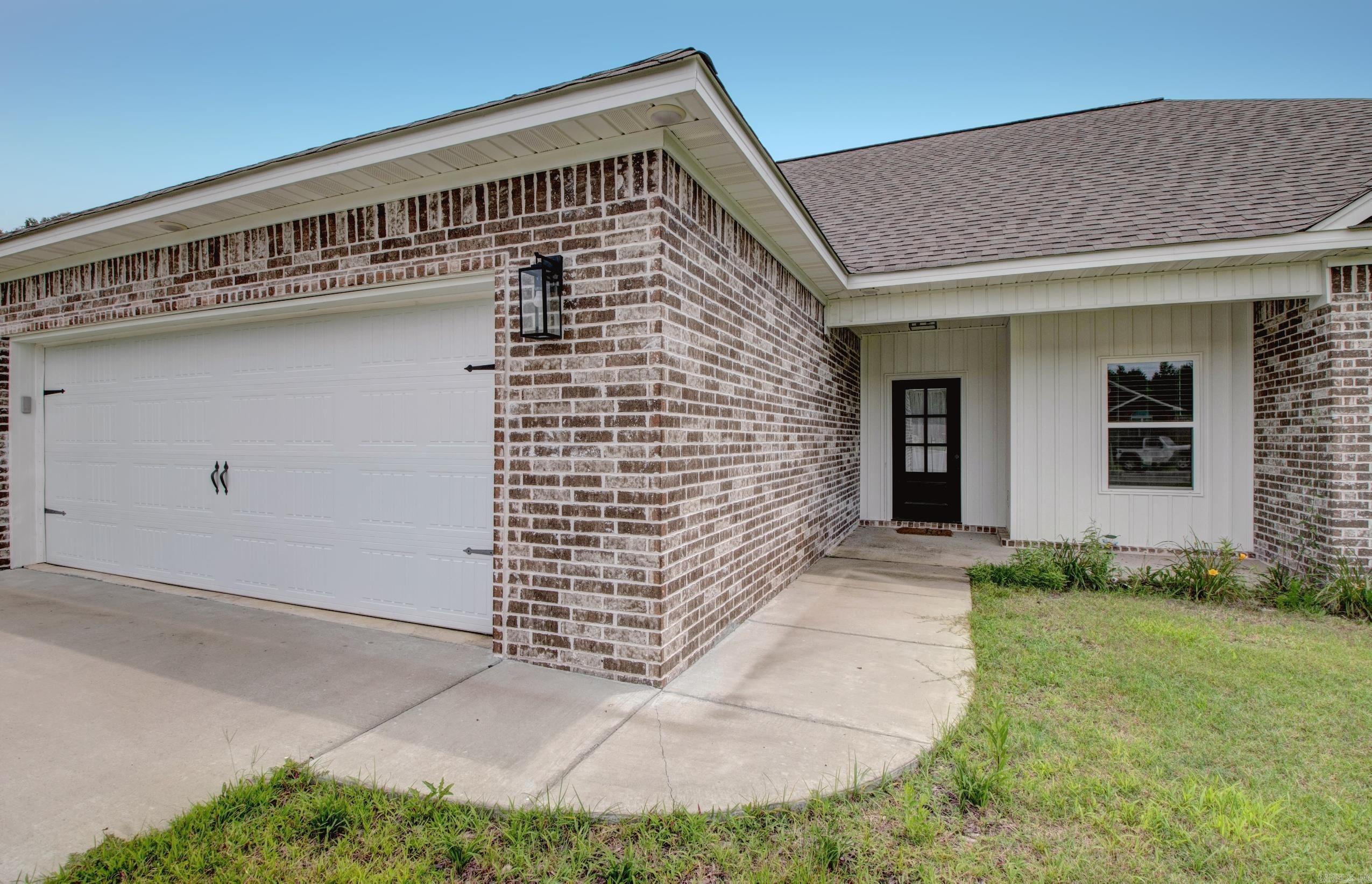 226 Shamsie Lane White Hall, AR 71602