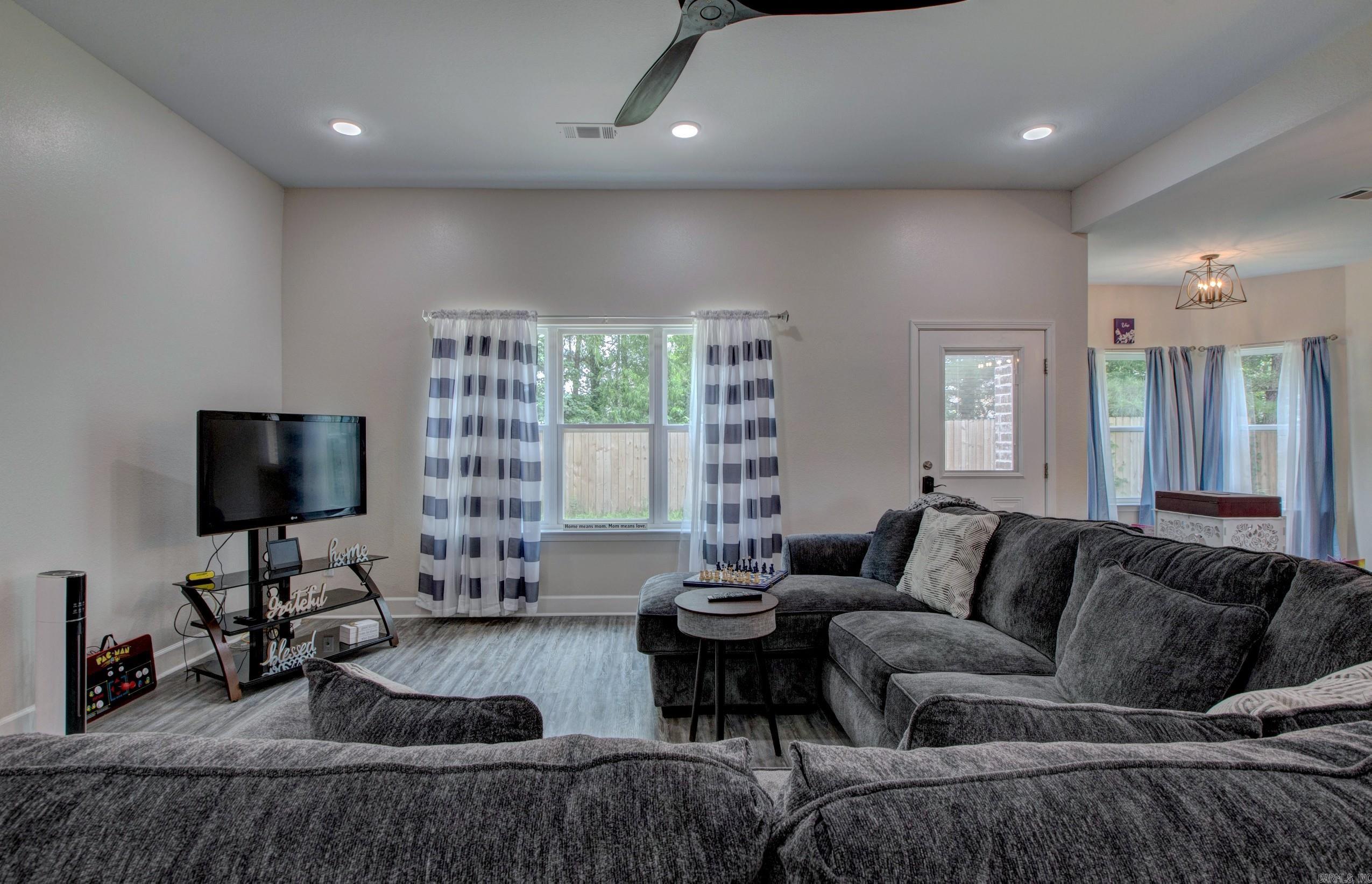 226 Shamsie Lane White Hall, AR 71602