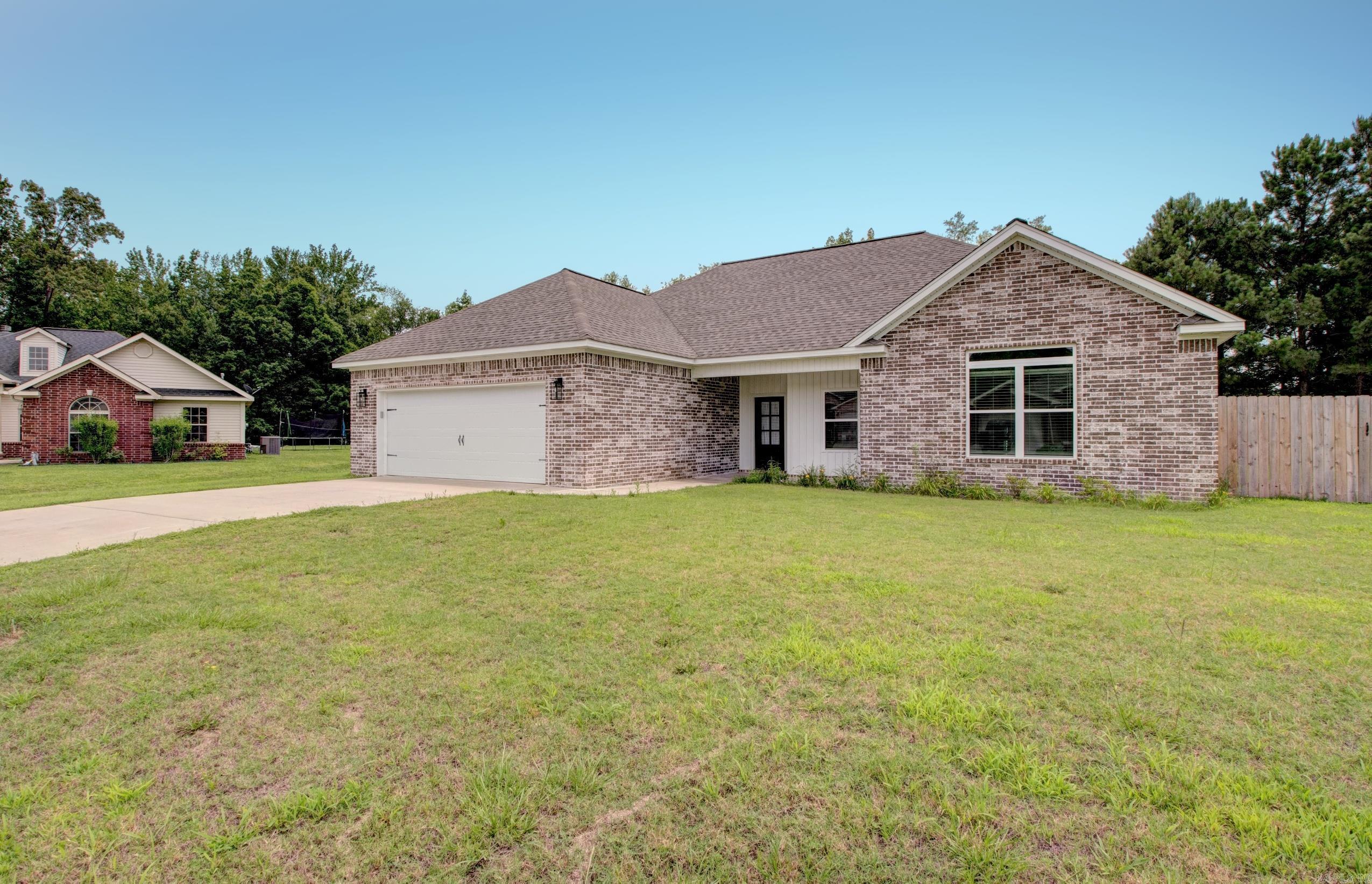 226 Shamsie Lane White Hall, AR 71602