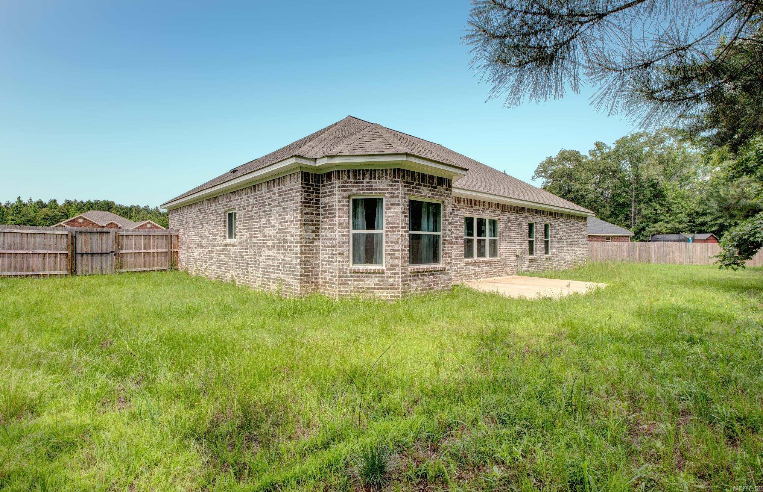 226 Shamsie Lane White Hall, AR 71602