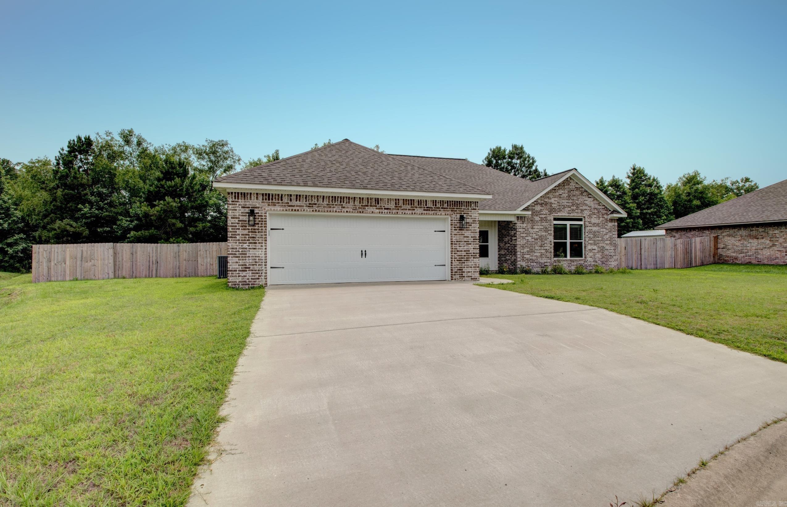 226 Shamsie Lane White Hall, AR 71602