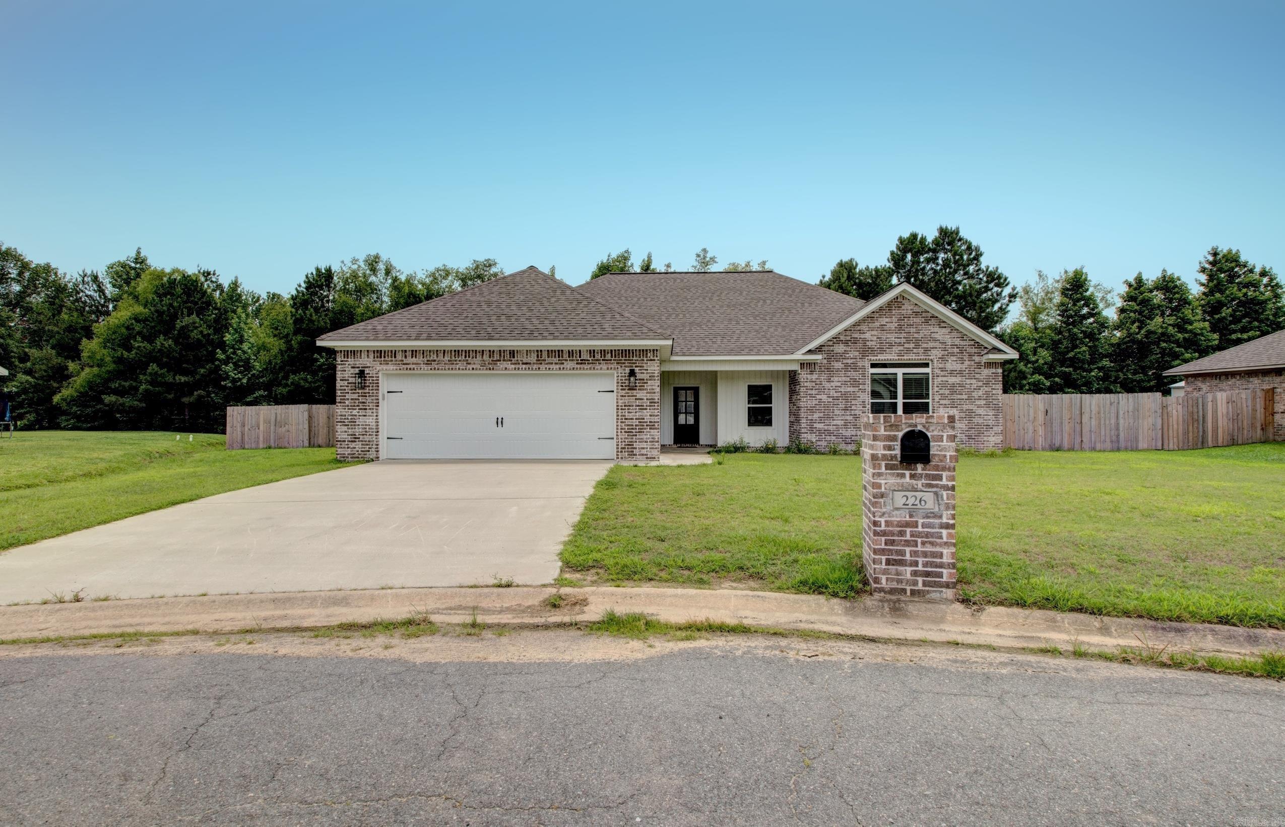 226 Shamsie Lane White Hall, AR 71602