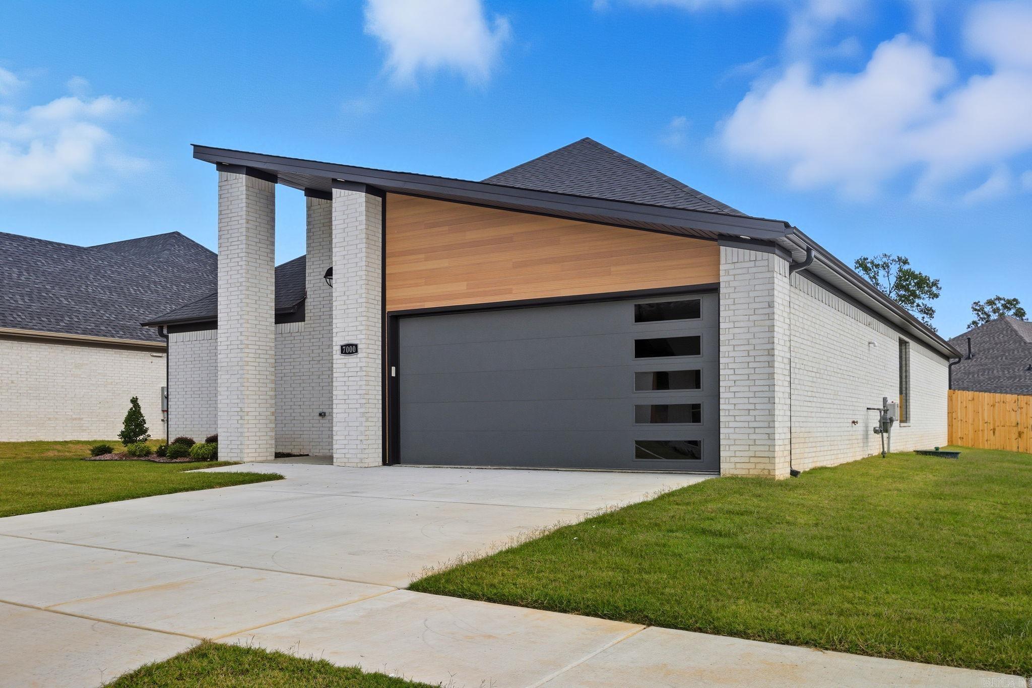 7000 Cold Creek Alexander, AR 72002