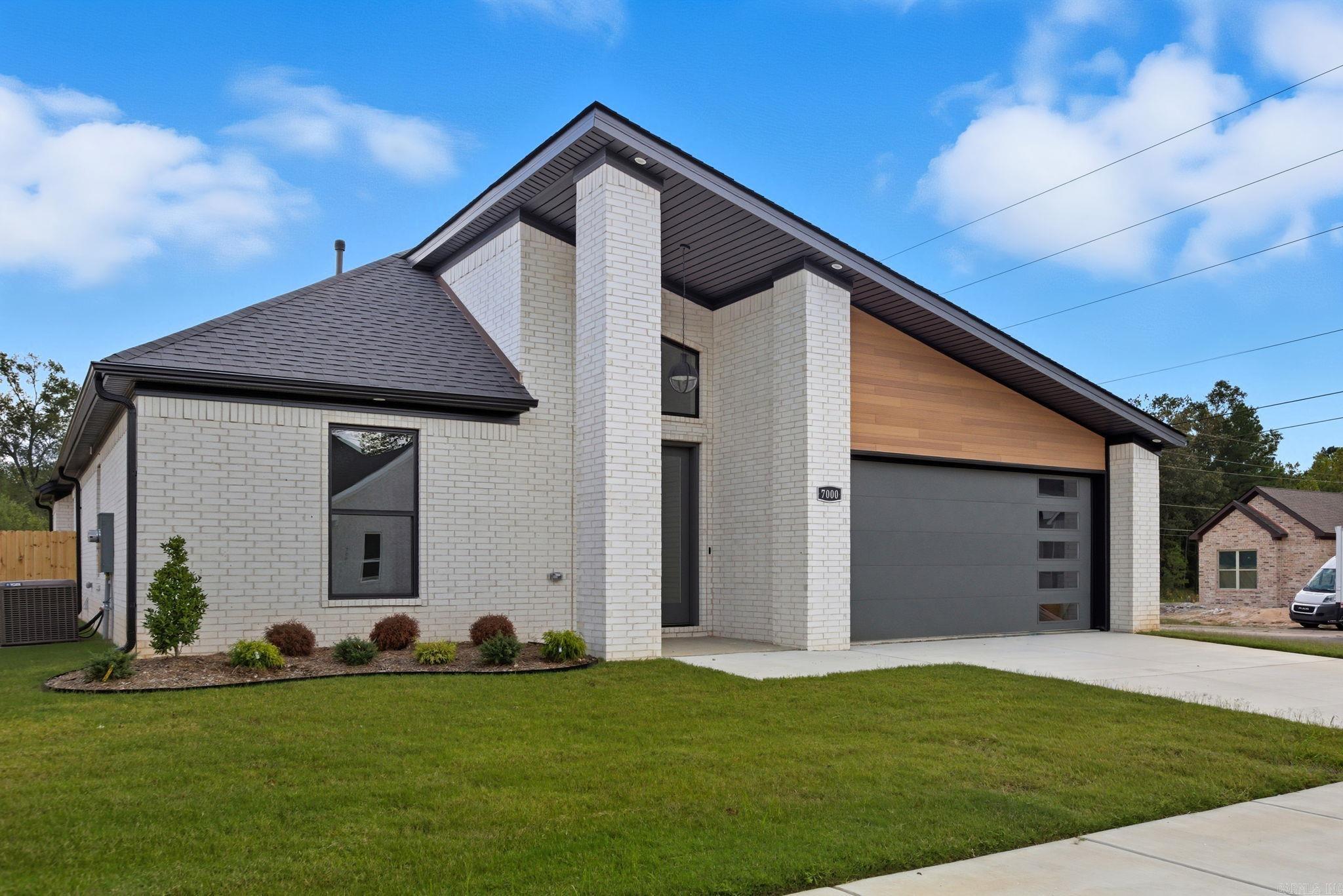 7000 Cold Creek Alexander, AR 72002