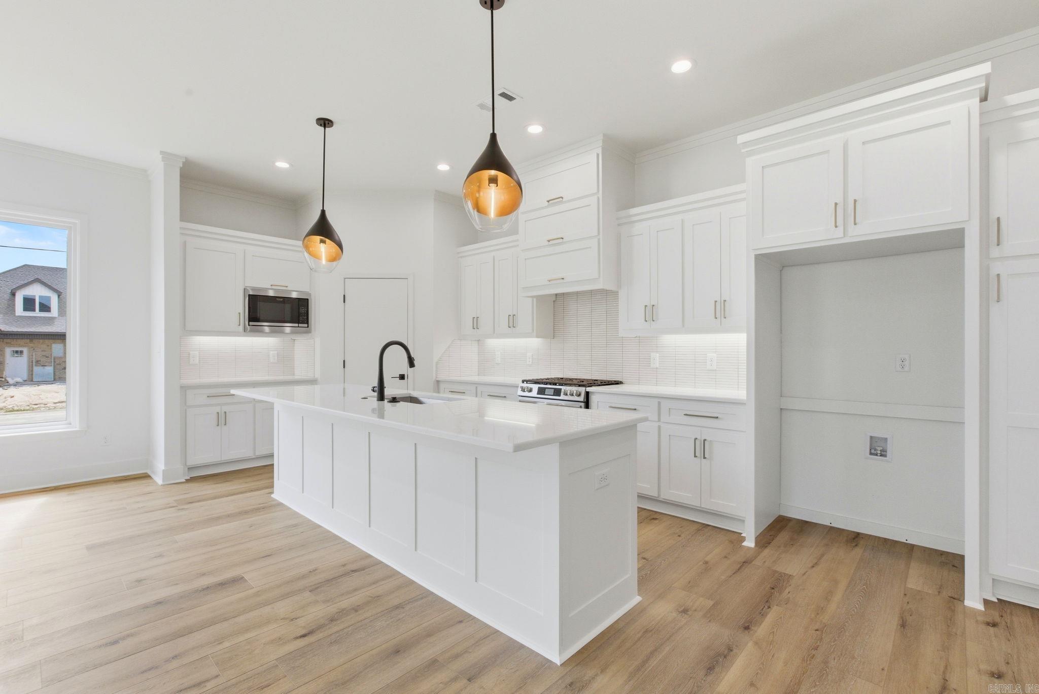 7000 Cold Creek Alexander, AR 72002