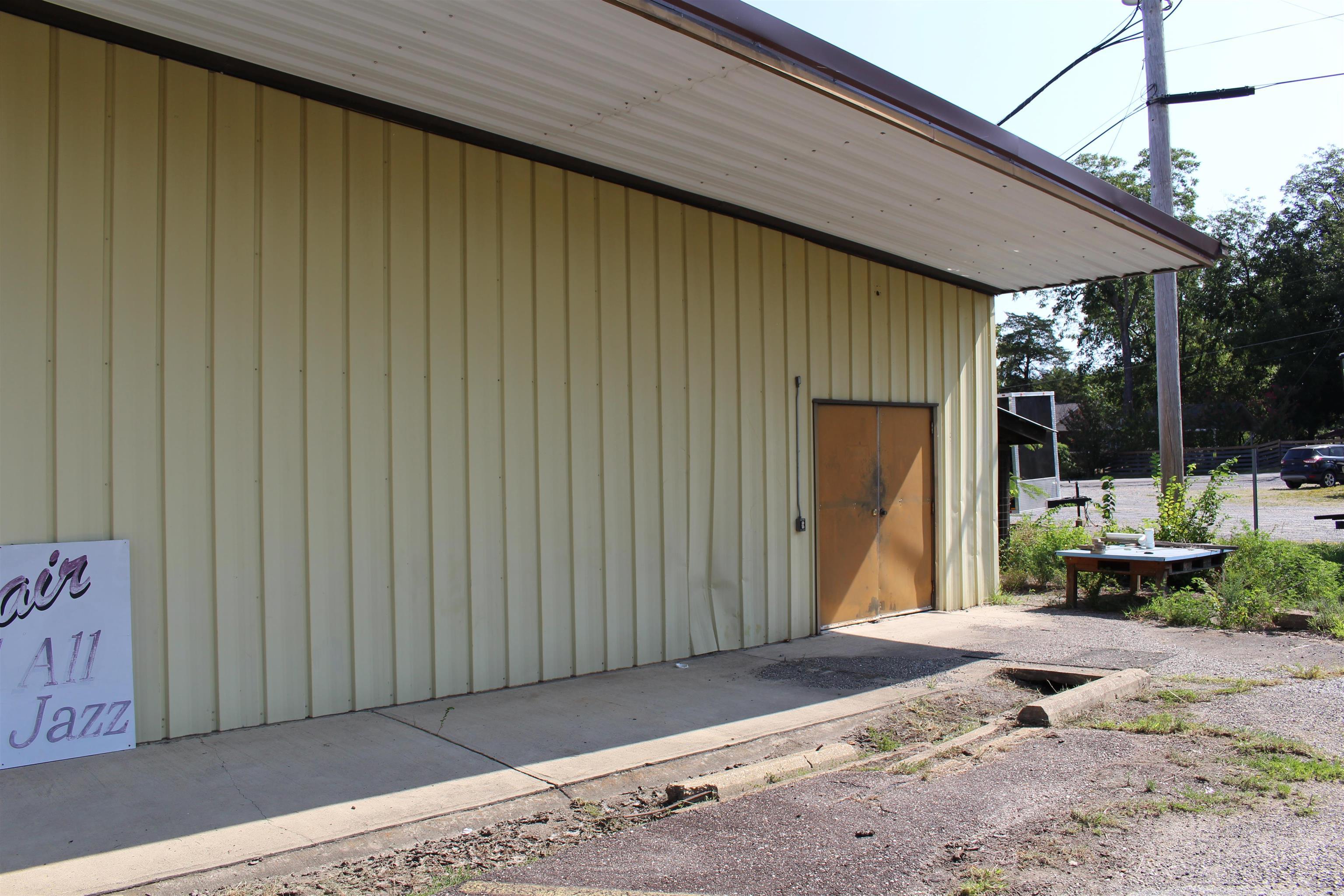 112 W Highway 270  Mount Ida, AR