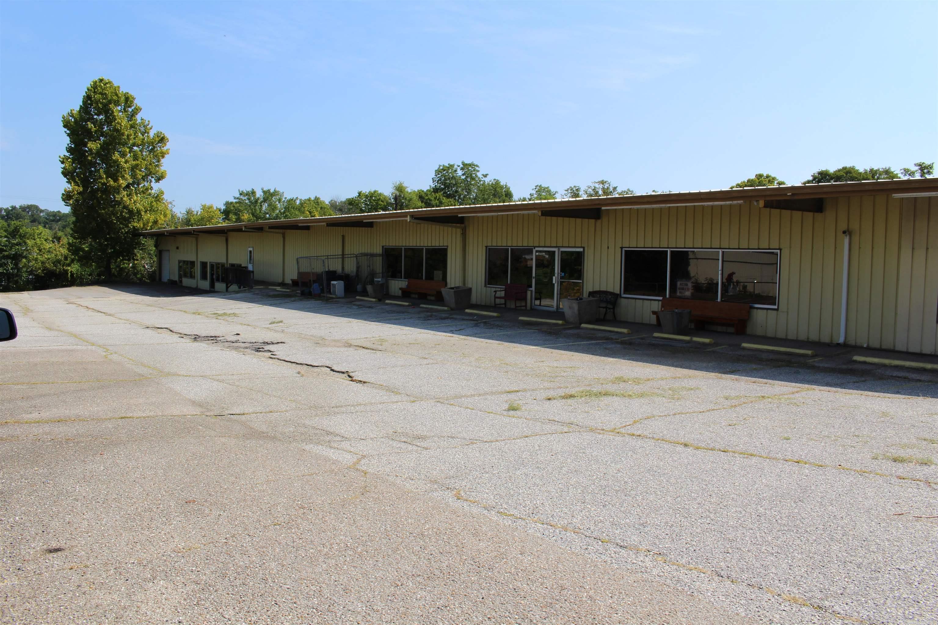 112 W Highway 270  Mount Ida, AR