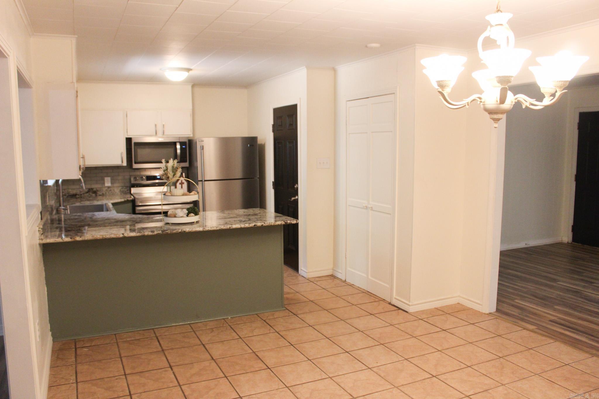 102 S Ella Searcy, AR 72143