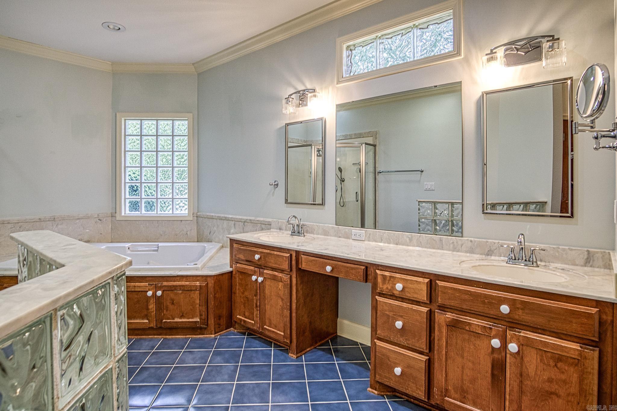 3 Excelso Lane Hot Springs Village, AR 71909