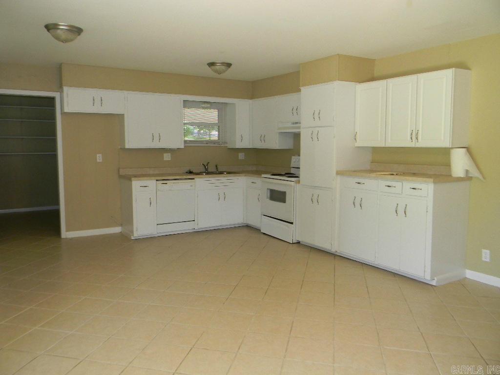 2902 N Erie Ave  Russellville, AR