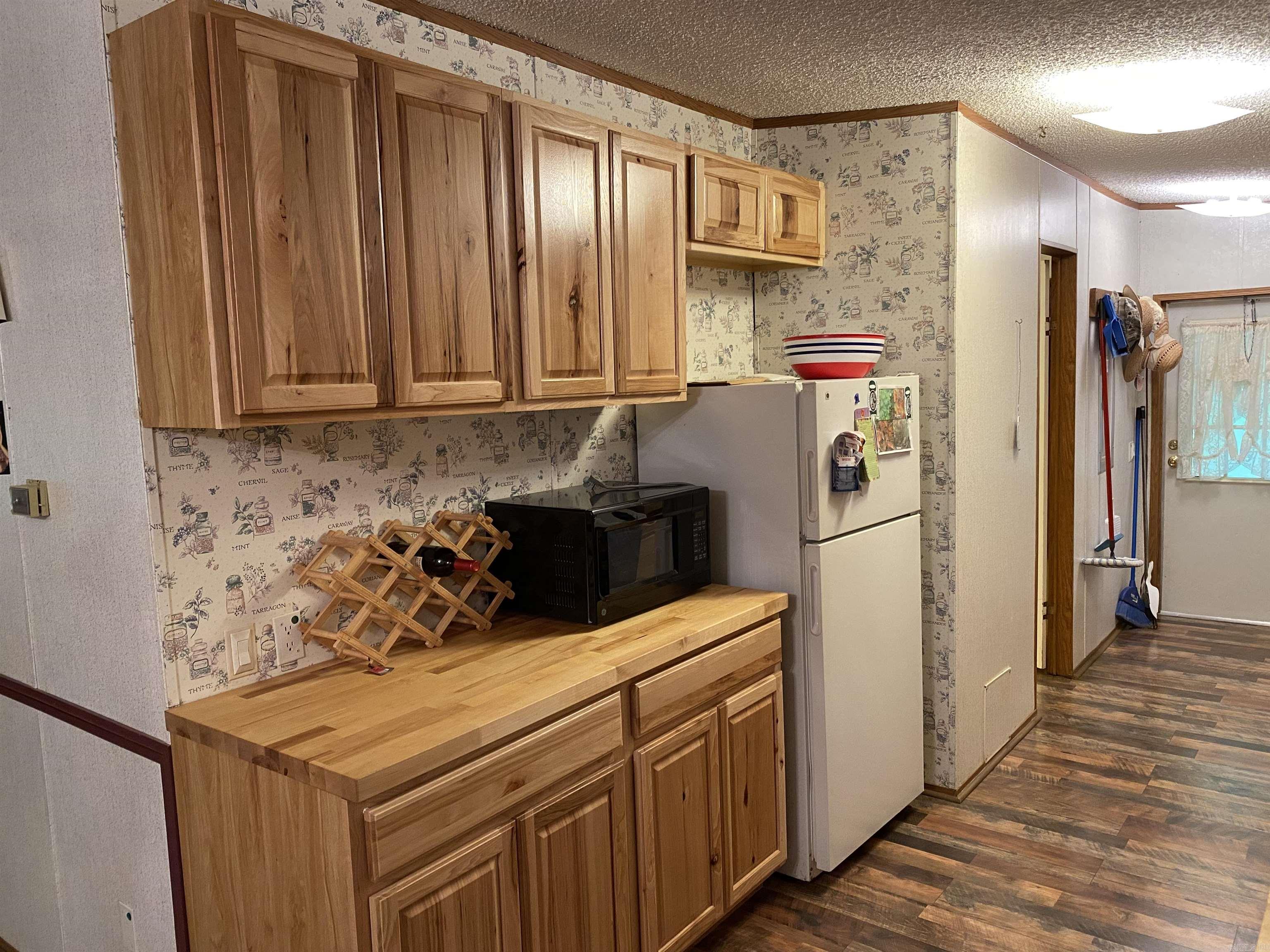 84 Prince  Greers Ferry, AR