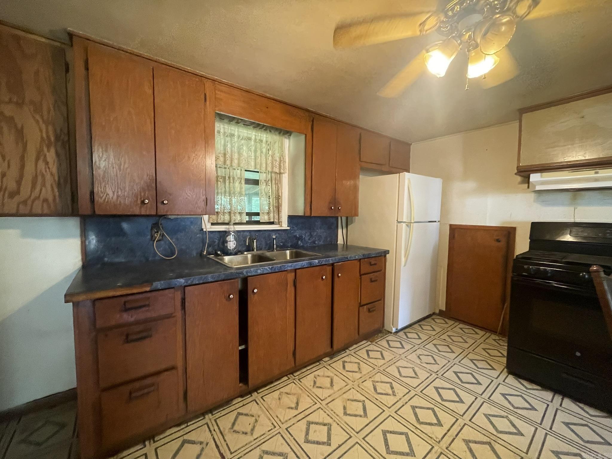 1001 Marion Avenue  Mena, AR