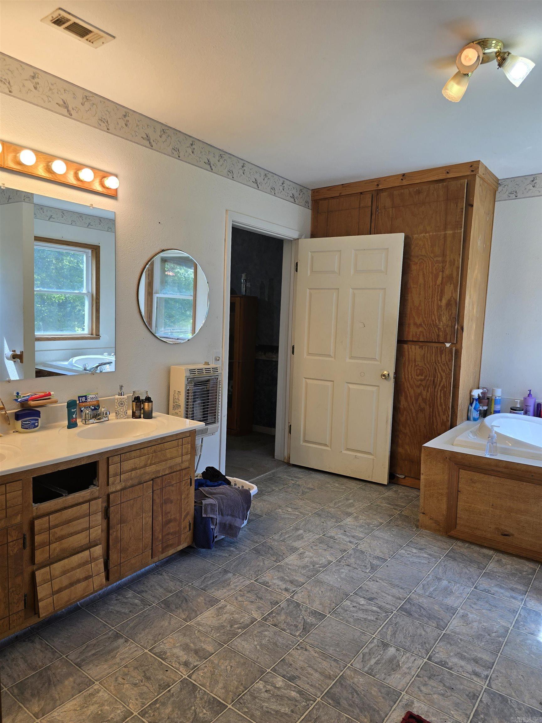 3595 Polk Road 54 Mena, AR 71953