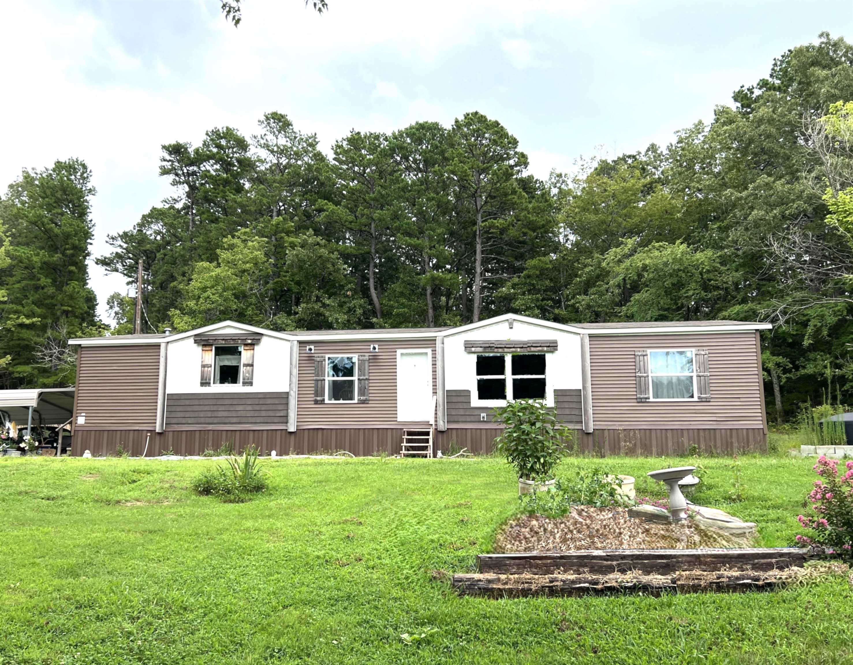 21119 N Hwy 5  Mountain View, AR