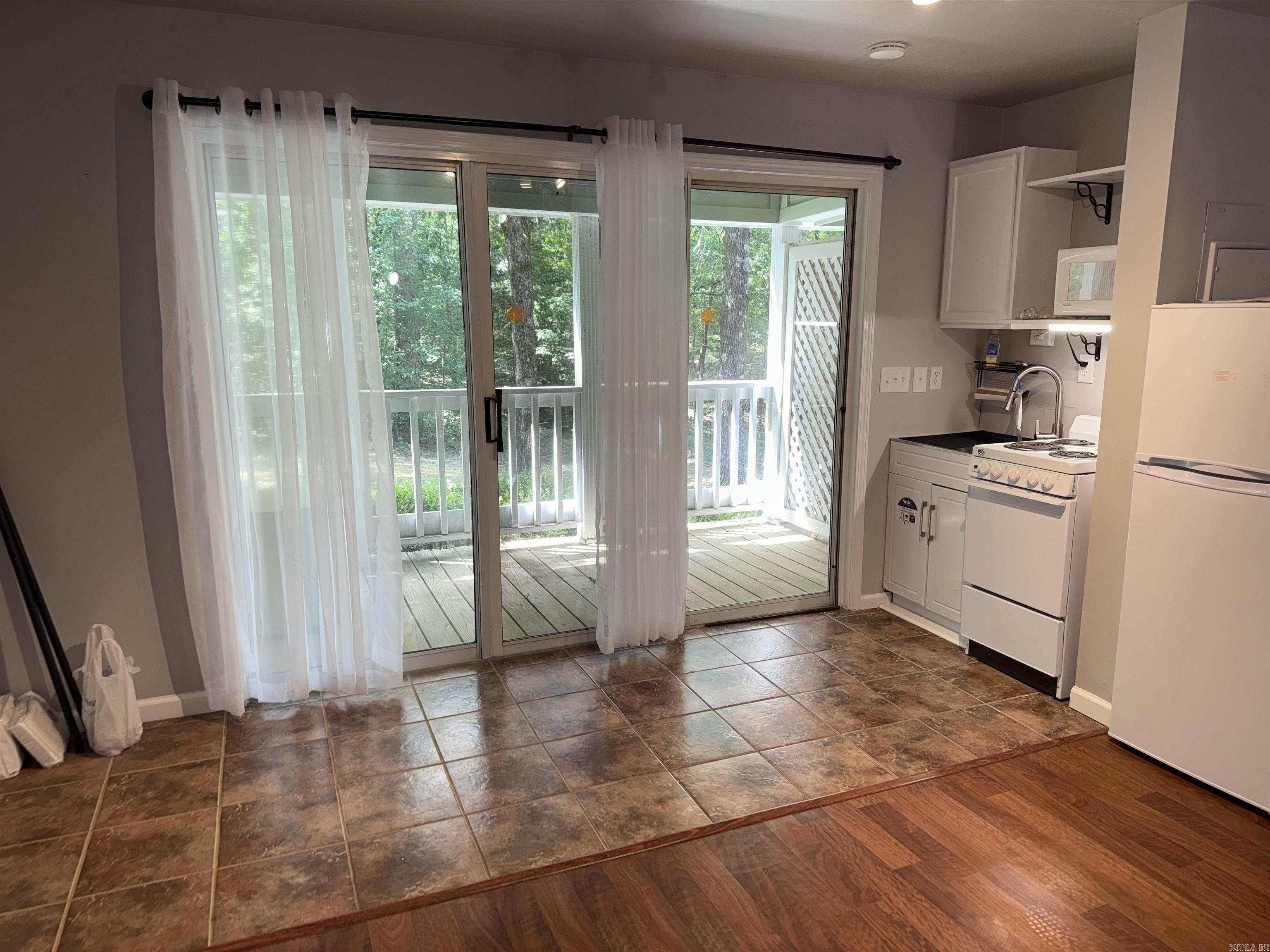 3002 Summerhill Place  Fairfield Bay, AR