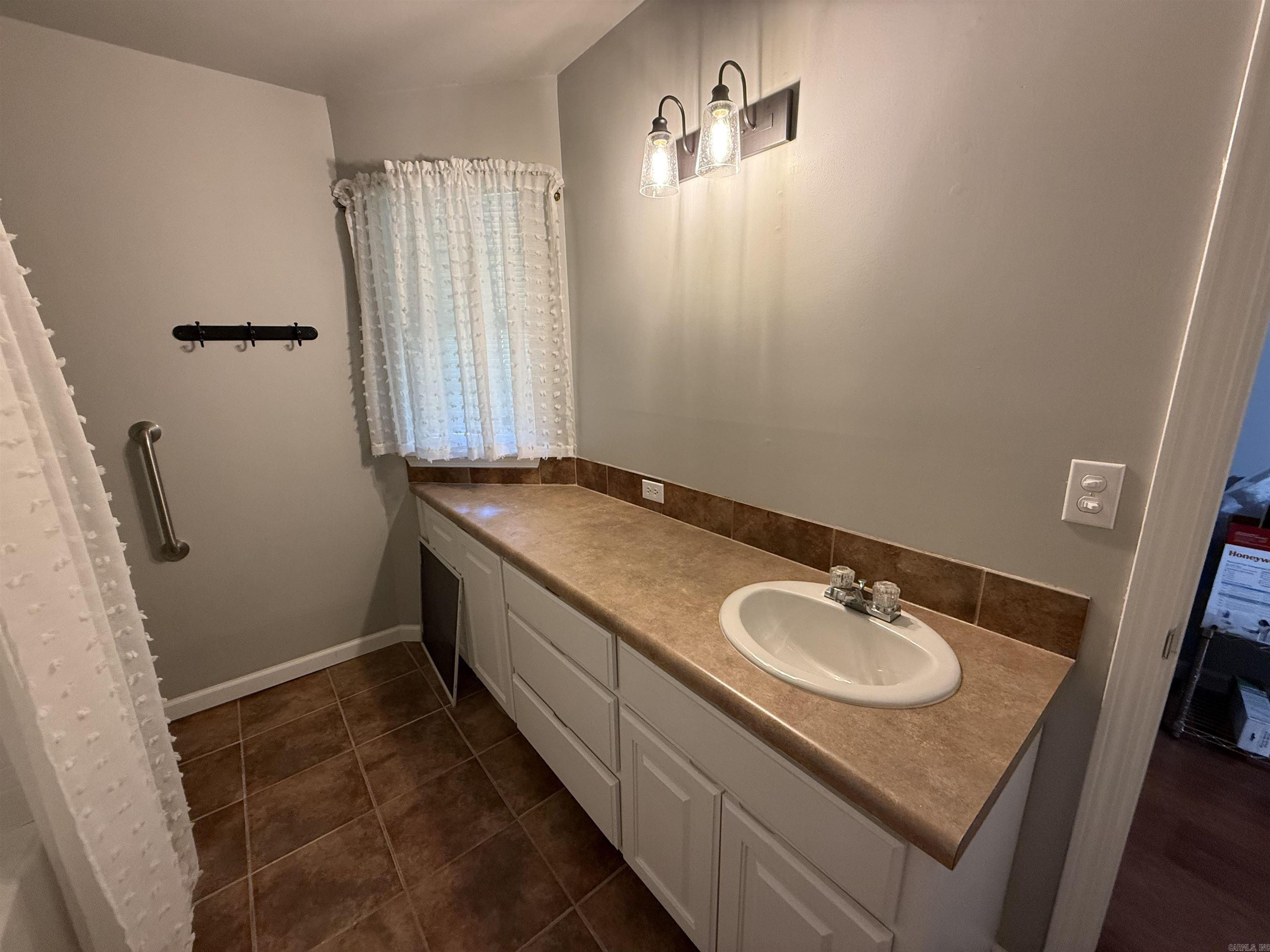 3002 Summerhill Place  Fairfield Bay, AR